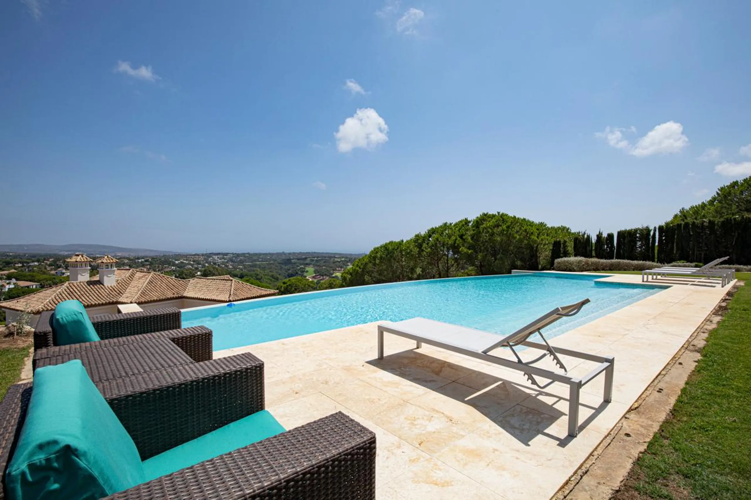 Tranquil  Countryside Villa with Heated Pool and Scenic Country Location — photograph 3