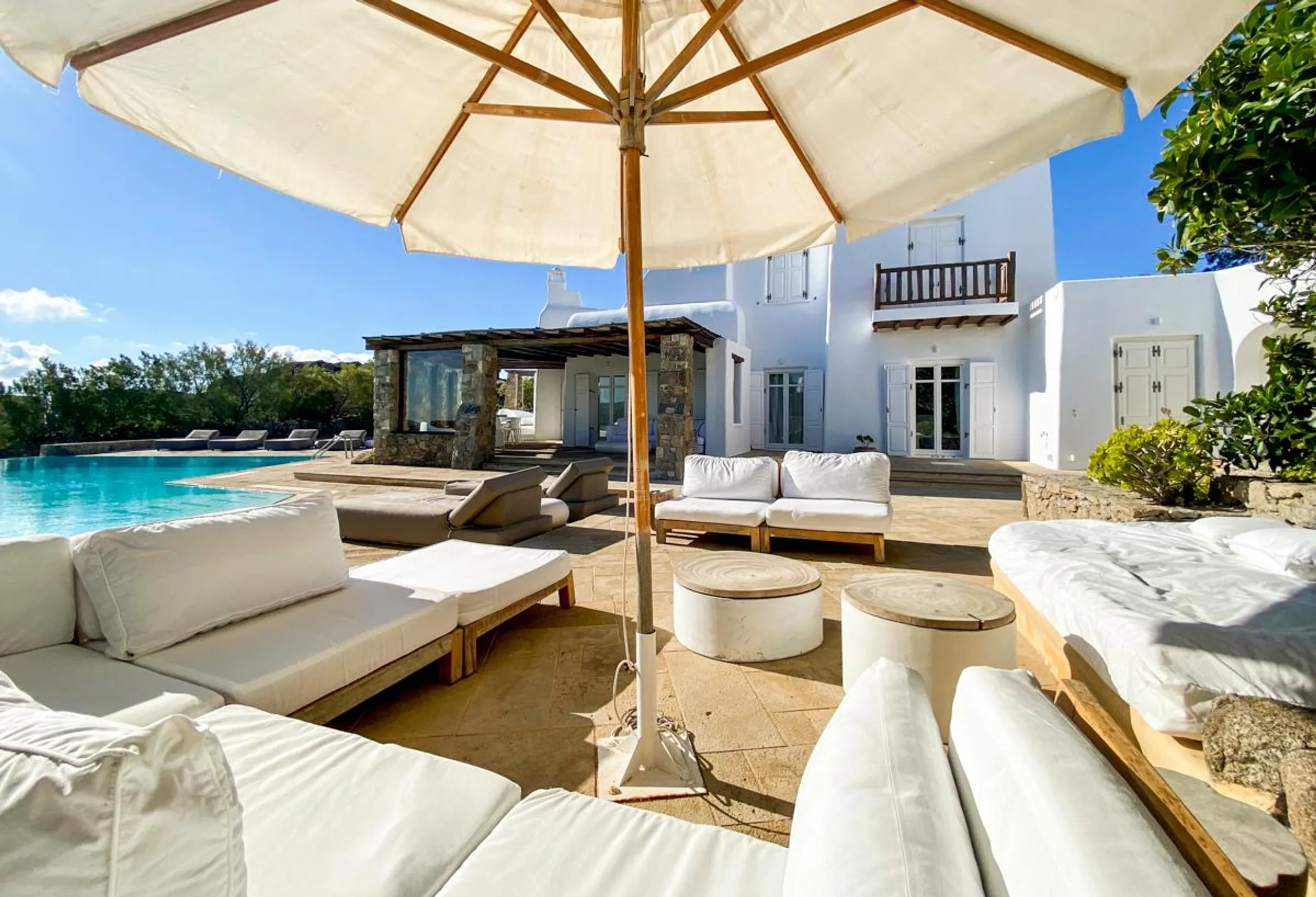 Lavish Cycladic Villa with Pool and Overlooking Mykonos View — photograph 6