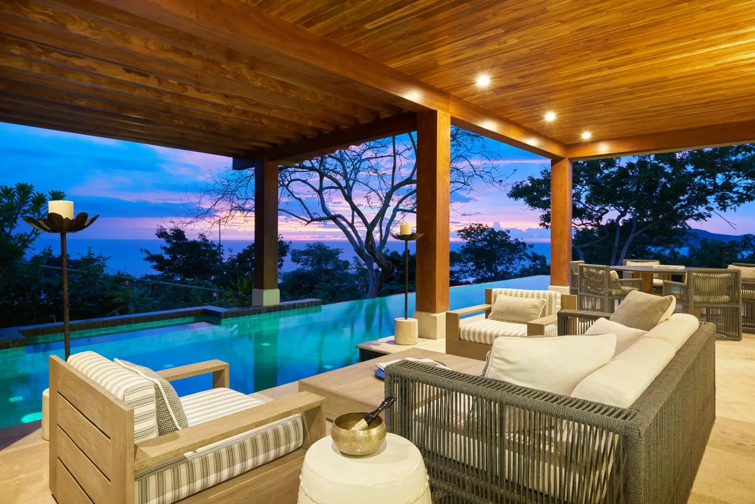 Ultra-Luxury Tamarindo Villa with Infinity Pool, Gym & Oceanview Terrace — photograph 12