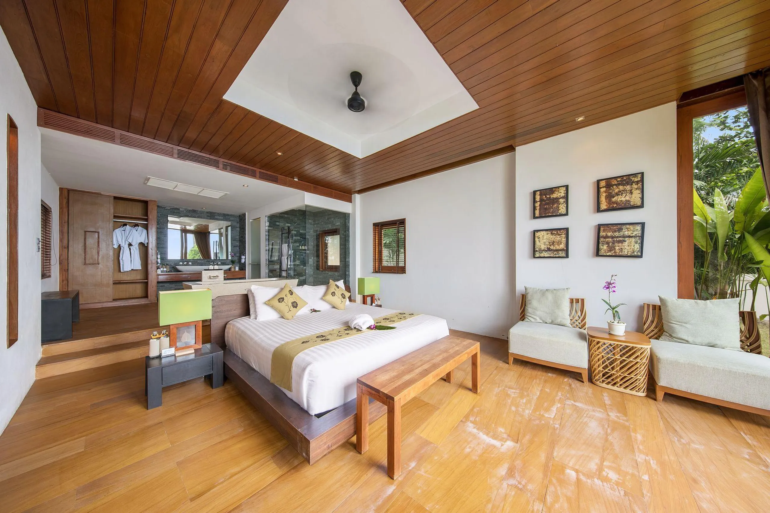 Imposing Modern Tropical Home with Private Pool and Stunning Sea Views — photograph 10