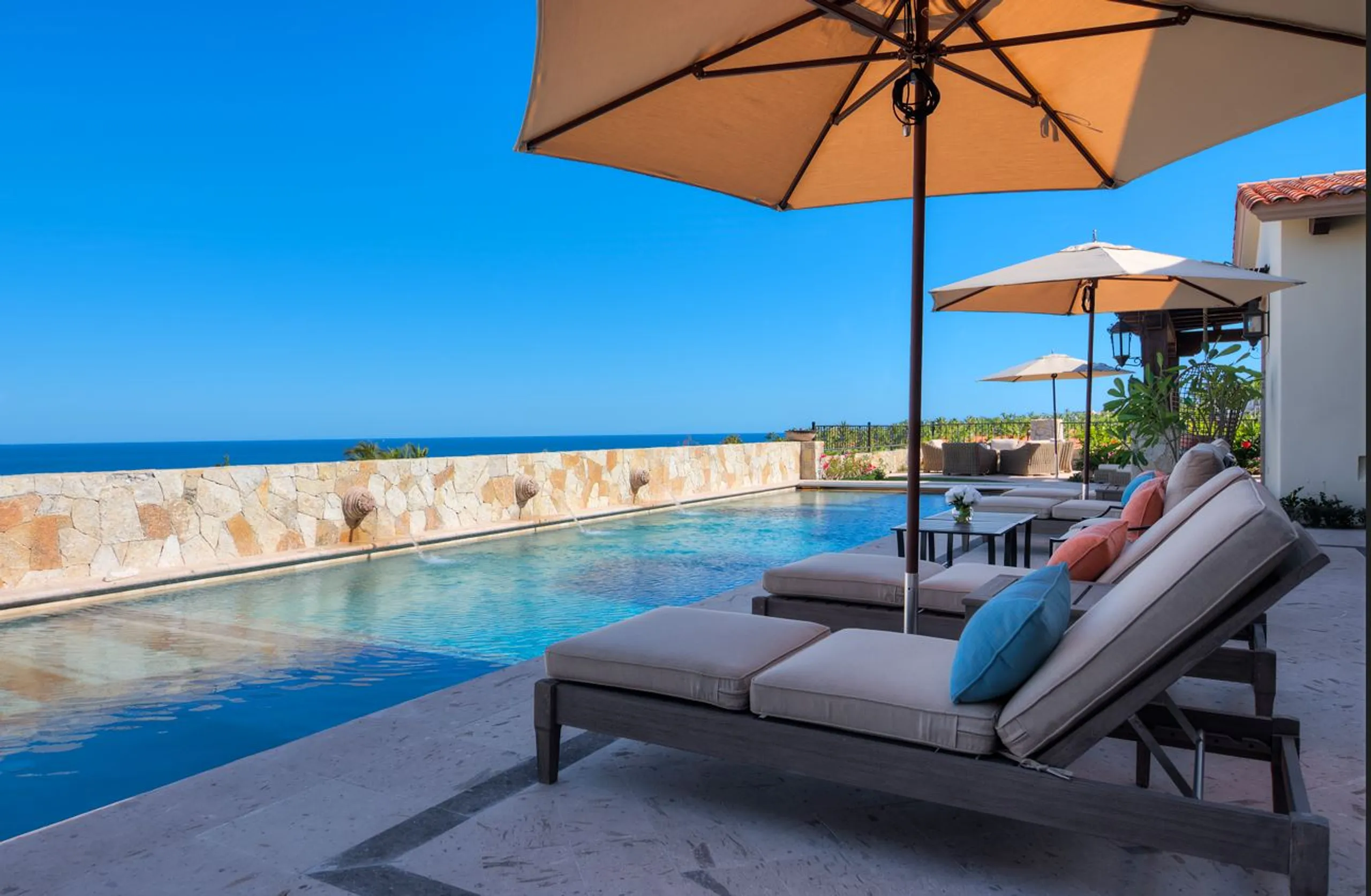 Splendid Contemporary Los Cabos Villa with Private Pool Overlooking Sea Views — photograph 4