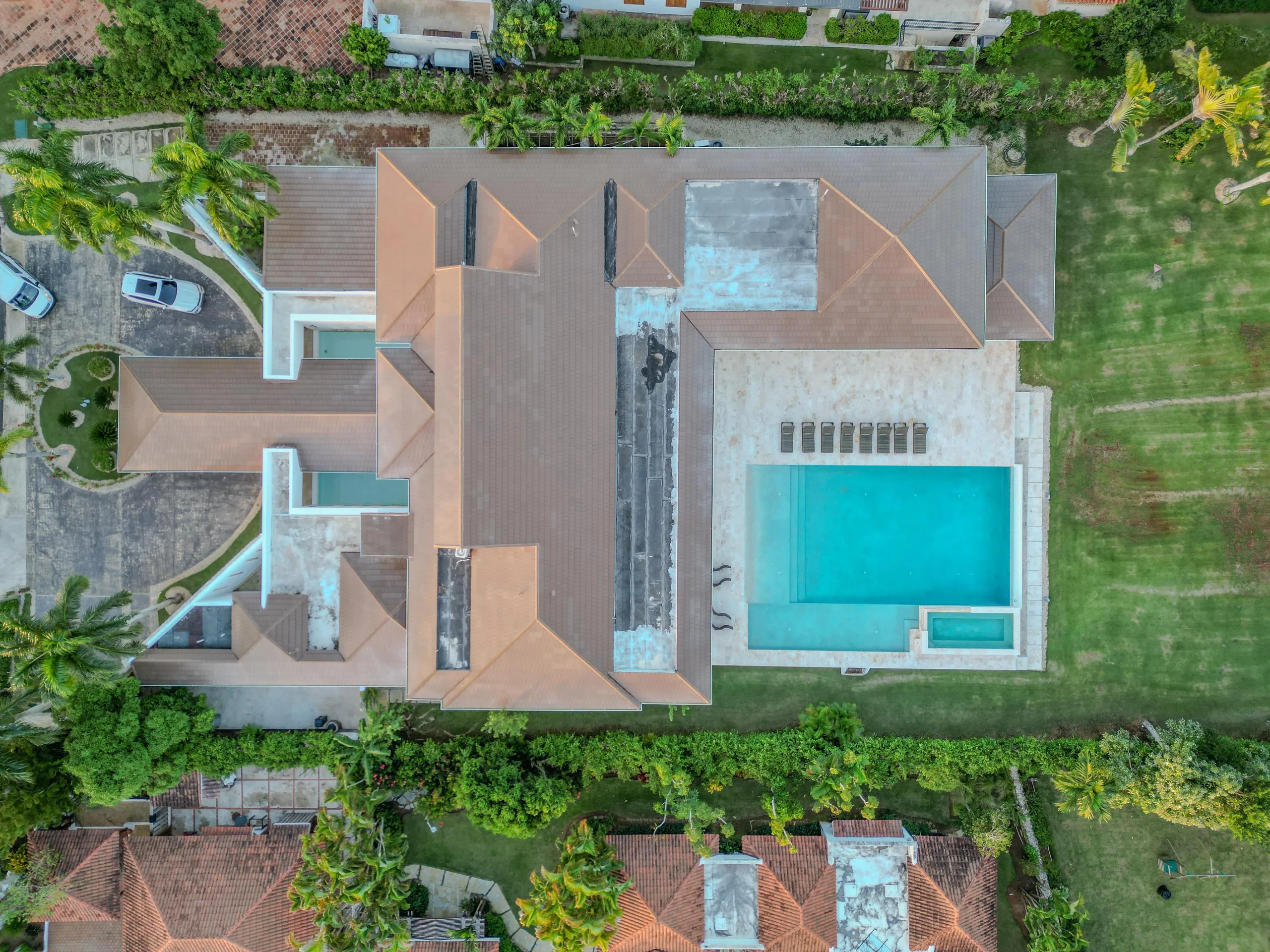 Radiant 6BR Villa with Private Pool, Surrounded by Ocean and Nature — photograph 7