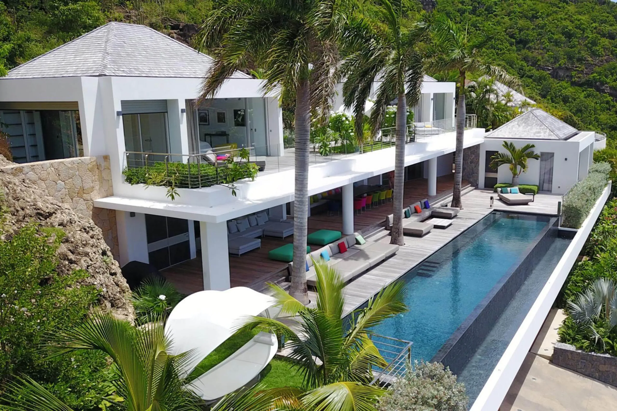 Elegant Luxe Estate with Infinity Pool and Captivating Views in Corossol, Corossol