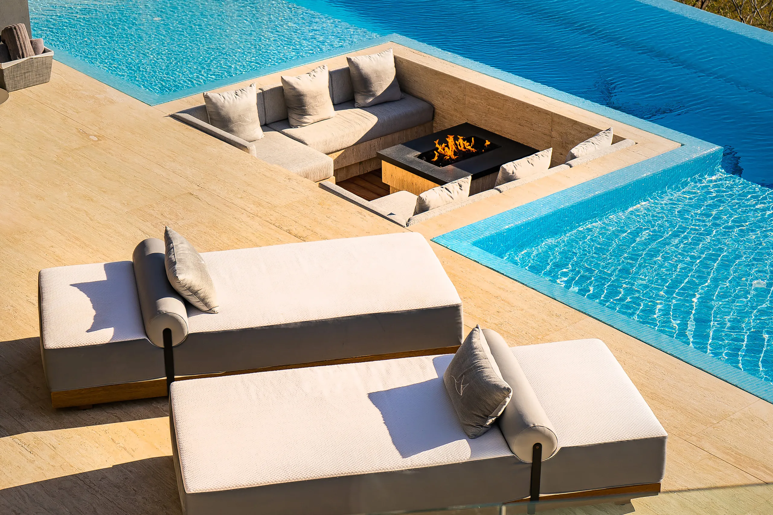 Modern Architectural Estate with Jaw-dropping Sunsets in Prestigious Pedregal — photograph 3