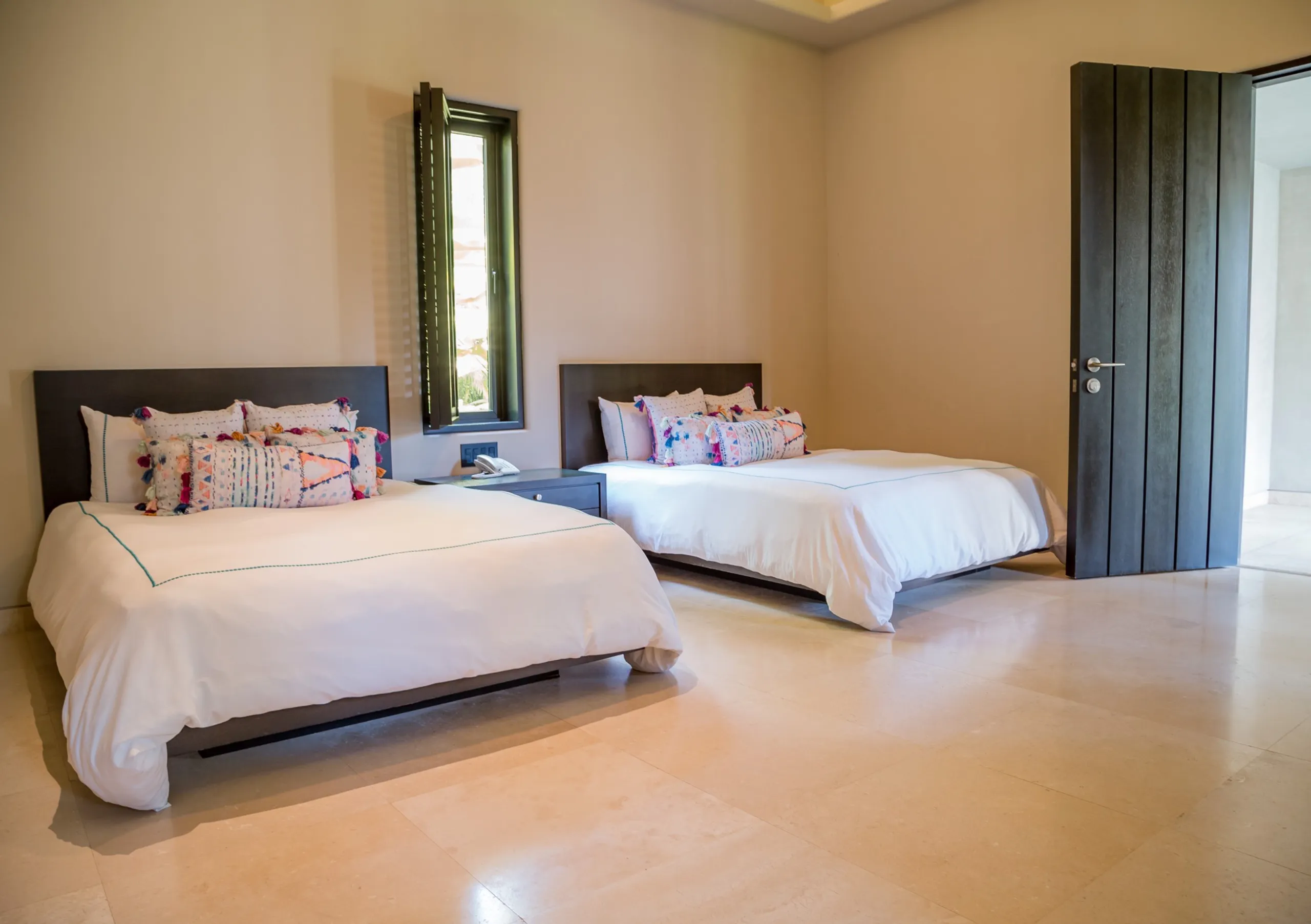 Calming Oceanview Villa with Private Infinity Pool, and Firepit — photograph 6
