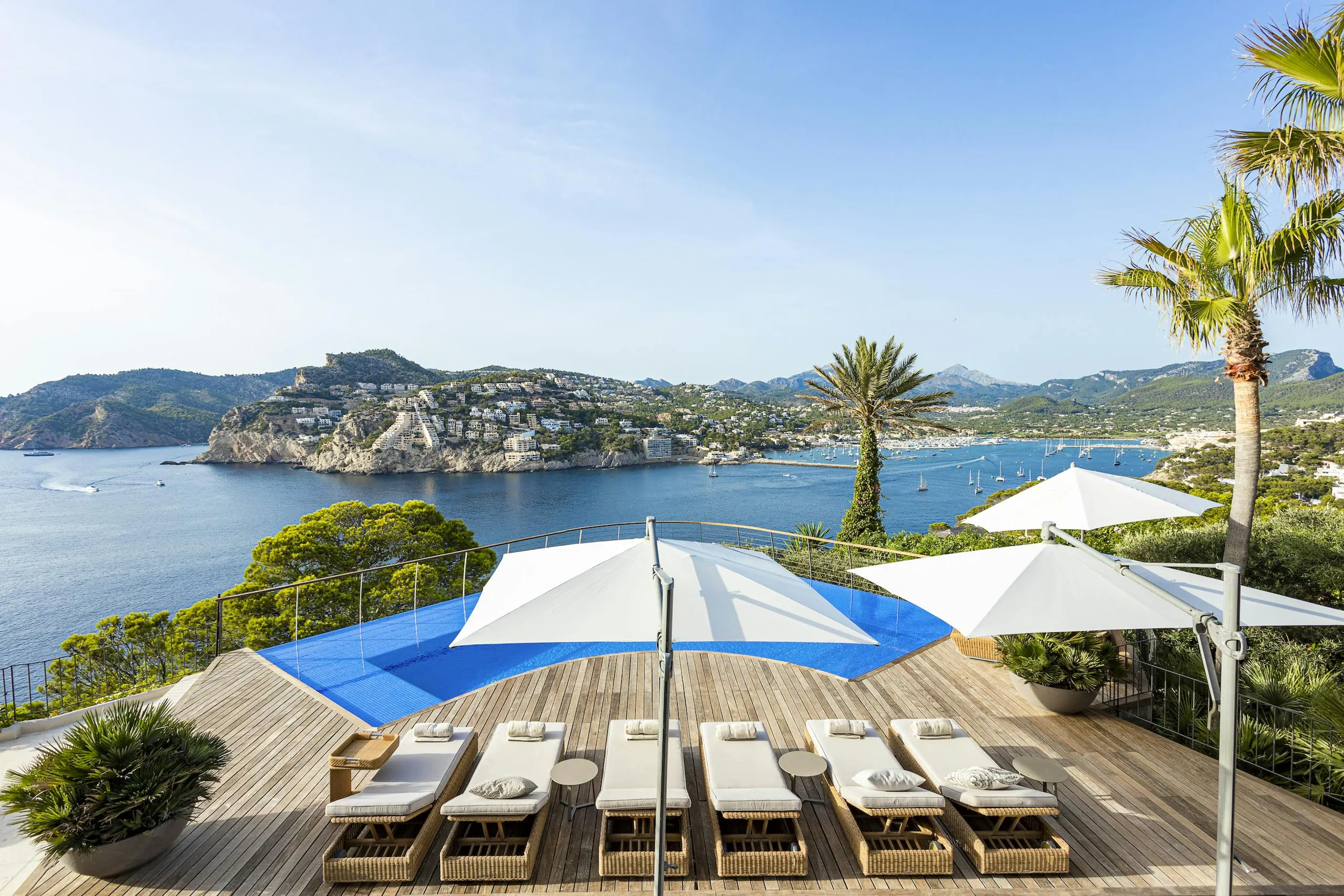 Magnificent Mallorca Villa with Infinity Pool and Gorgeous Ocean Views, Mallorca