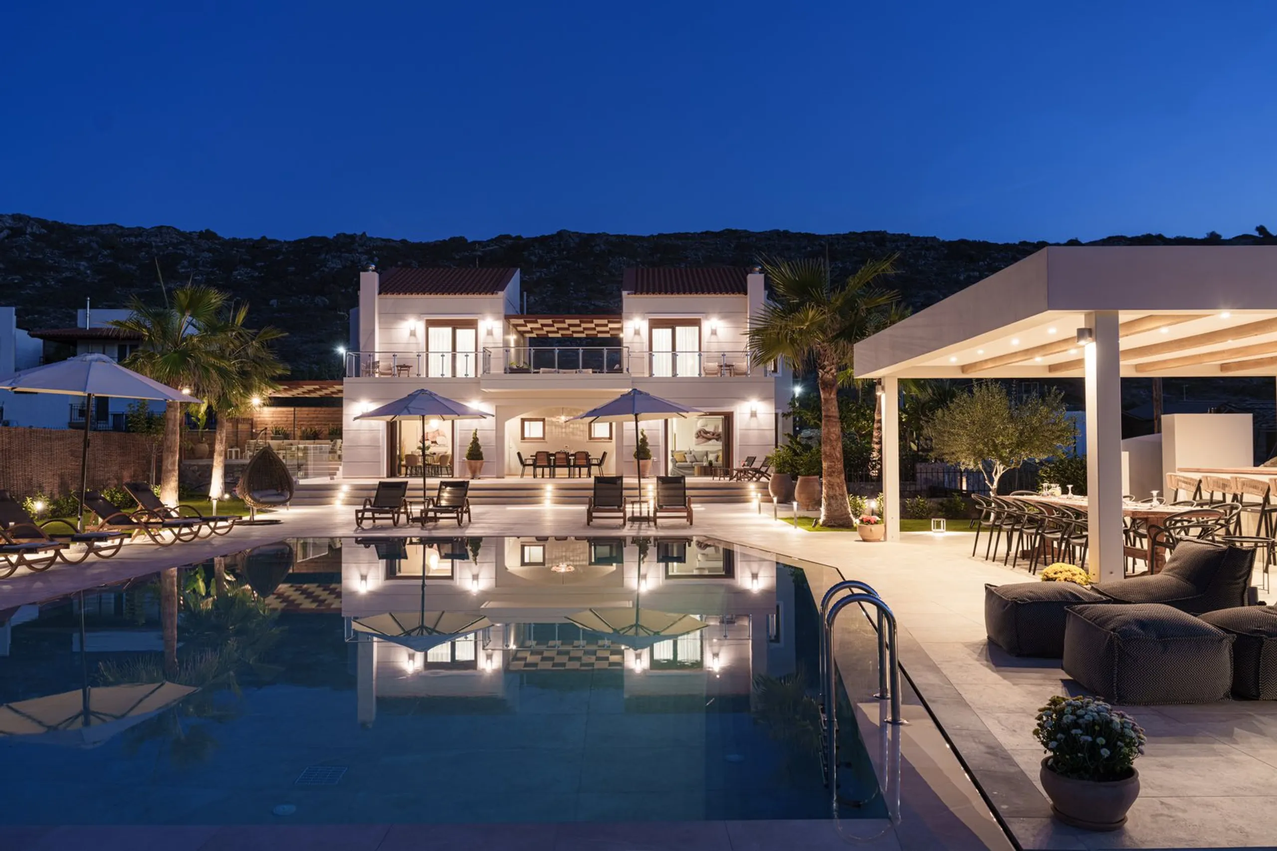 Luxurious 6-Bedroom Villa with Pool, Sea Views & Walkable Beach Access — photograph 7