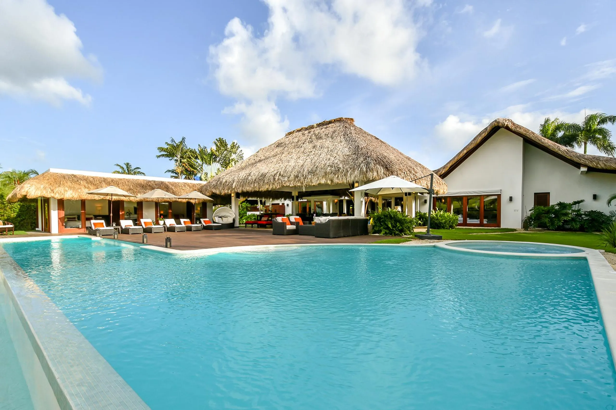 Breathtaking 7BR Villa with Private Pool and Minitas Beach Nearby, La Romana
