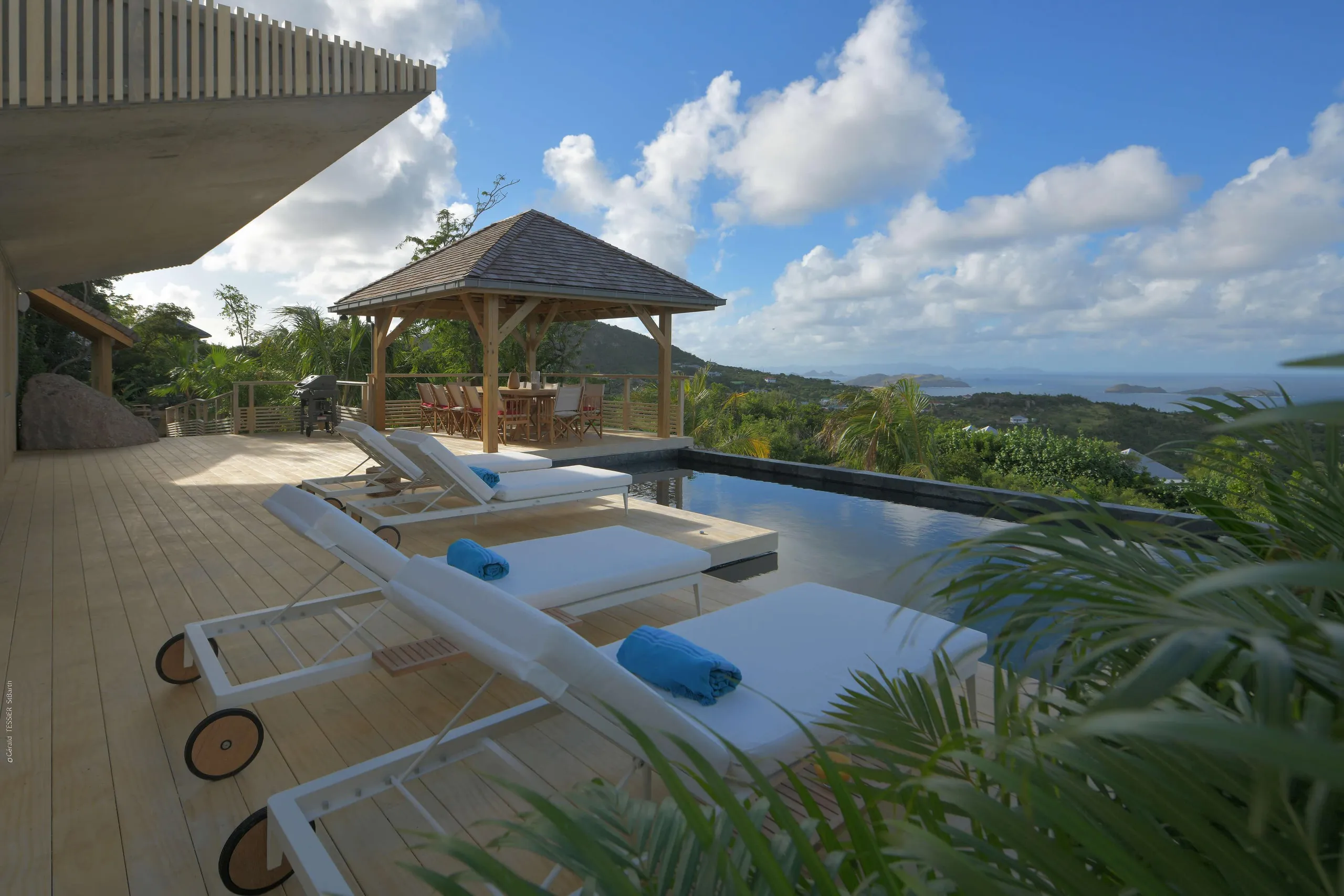 Calming Modern Styled Villa with Heated Pool, Jacuzzi and Stunning View of the Caribbean Sea — photograph 5