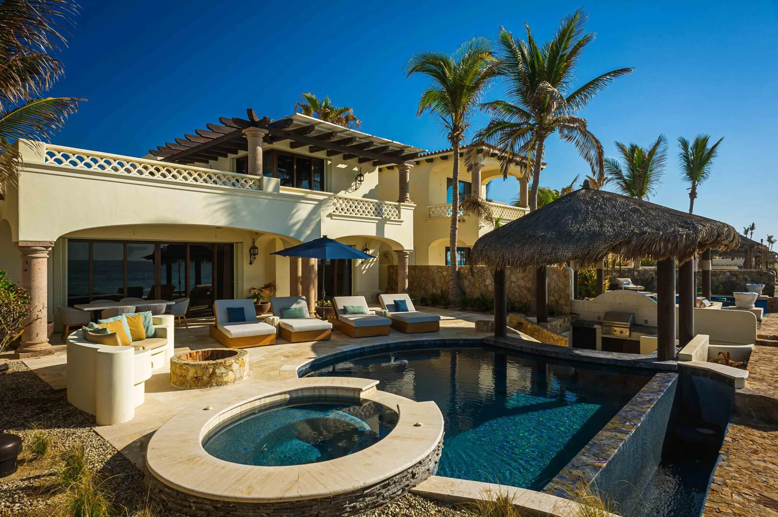 Grandiose Villa with Private Infinity Pool Overlooking the Sea of Cortez — photograph 6