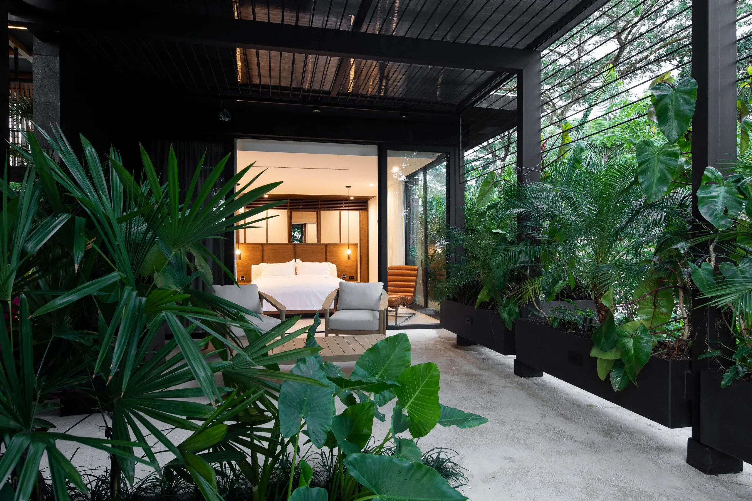 Chic 5-Bedroom Villa with Ocean Views and Infinity Pool in Santa Teresa