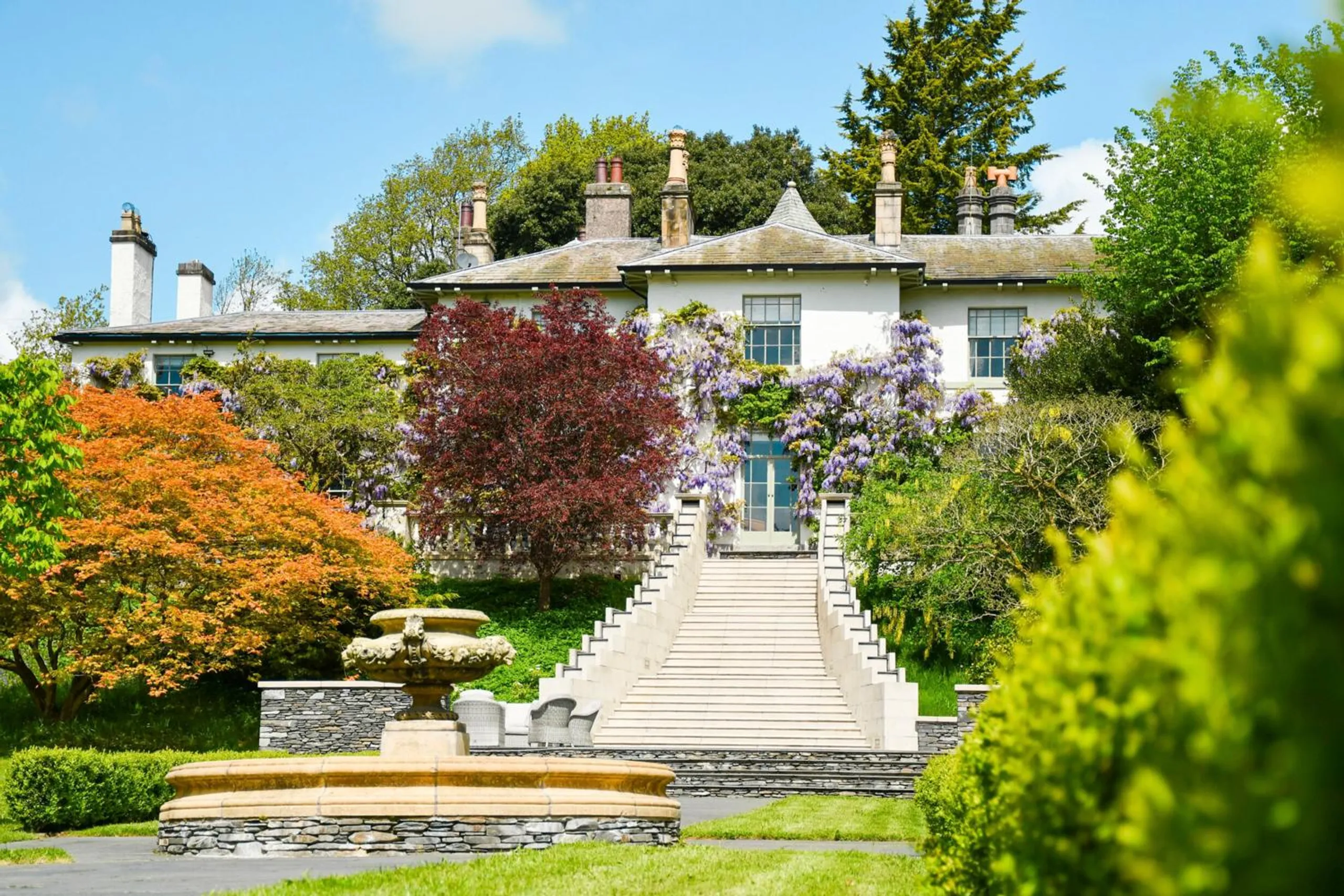 Sophisticated Lake District Villa: Stunning Grounds, Private Spa, and Gourmet Kitchen, Cark