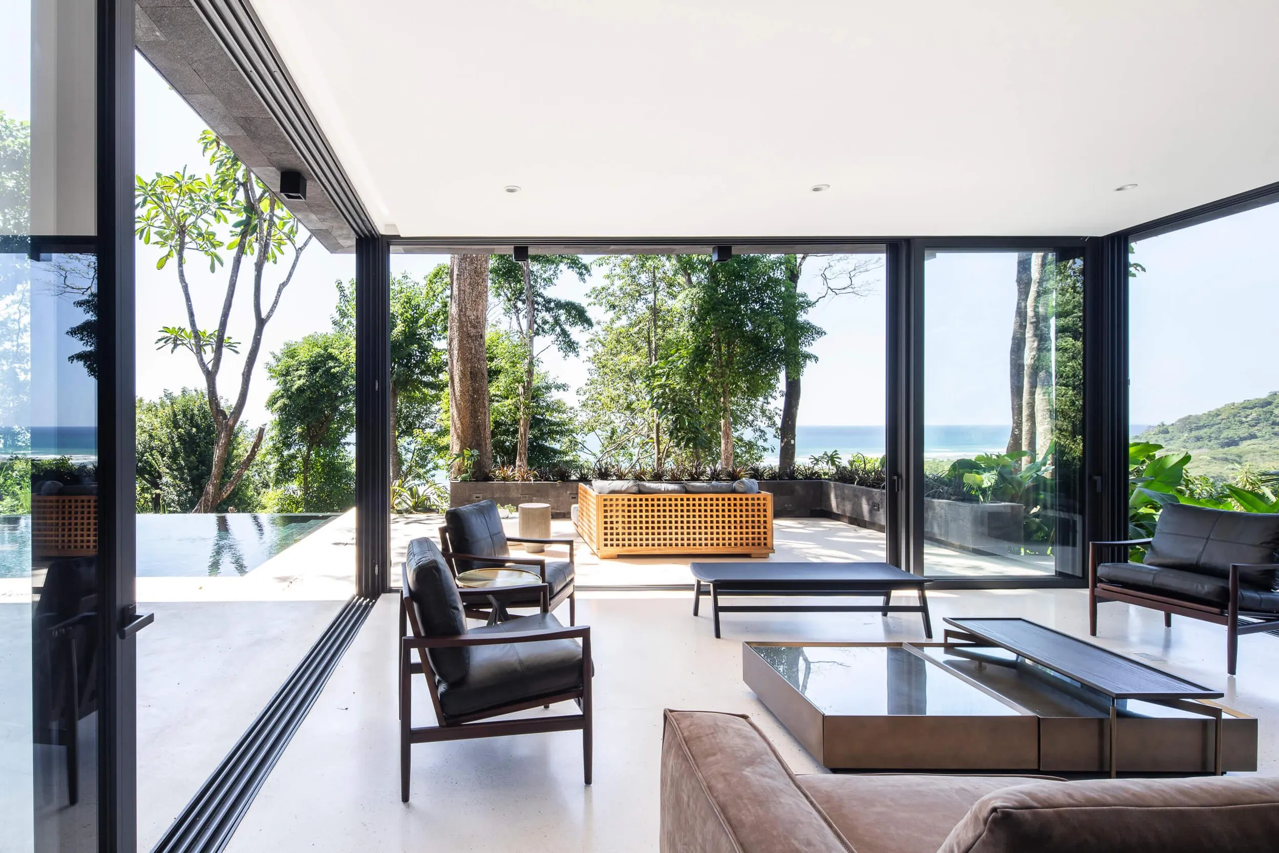 Santa Teresa's Finest Villa with Infinity Pool and Ocean Views — photograph 9