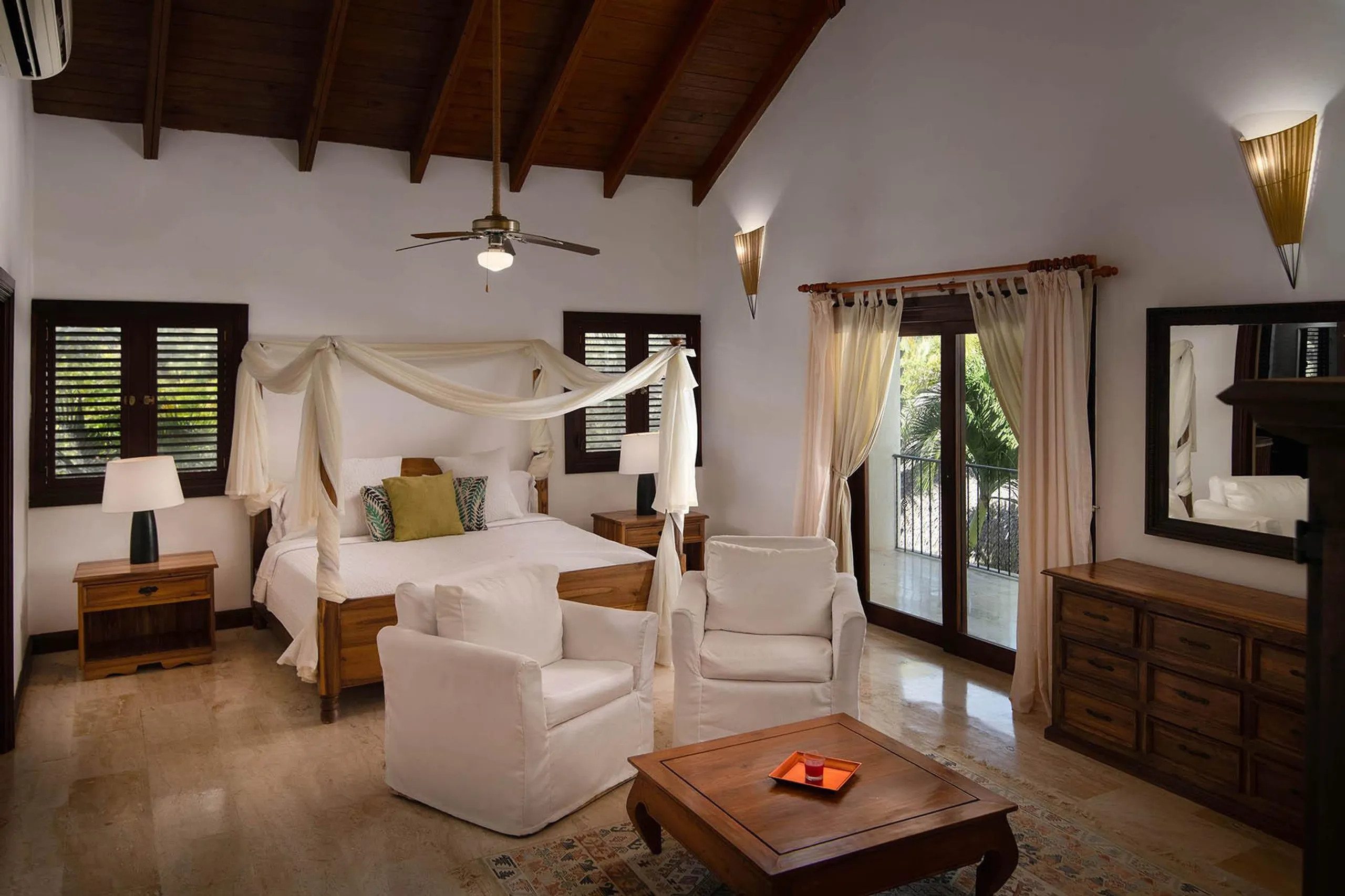 Ornate Caribbean-Style Villa with Private Pool and  Dye Fore Golf Course Views — photograph 11