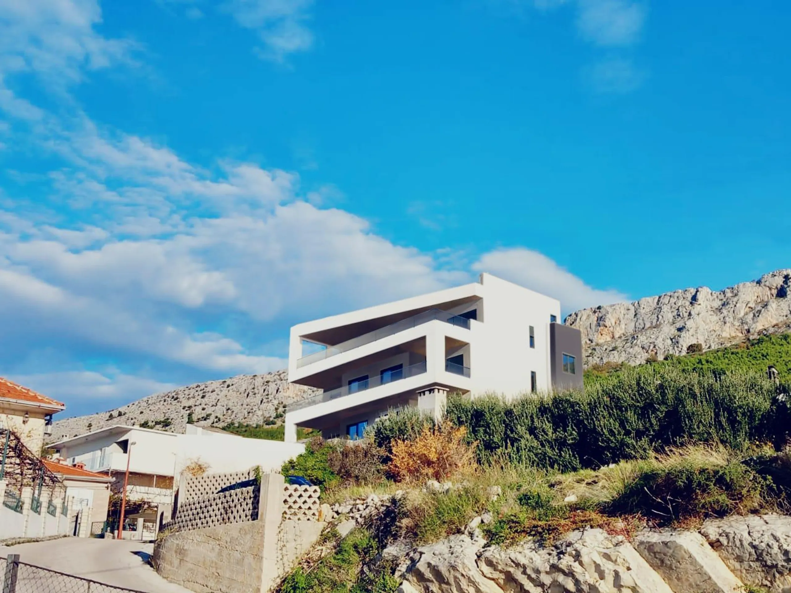 Spectacular 10-Bedroom Villa with PooL and Stunning Sea Views — photograph 2