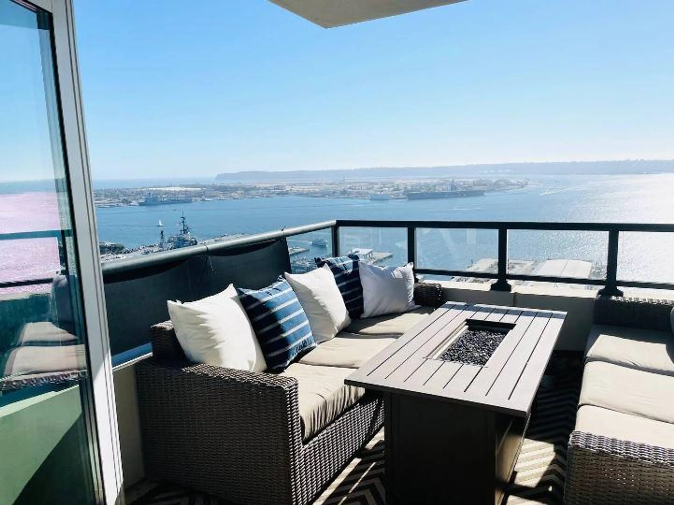 San Diego Ocean View Penthouse with Hot Tub and Amazing Views — photograph 3