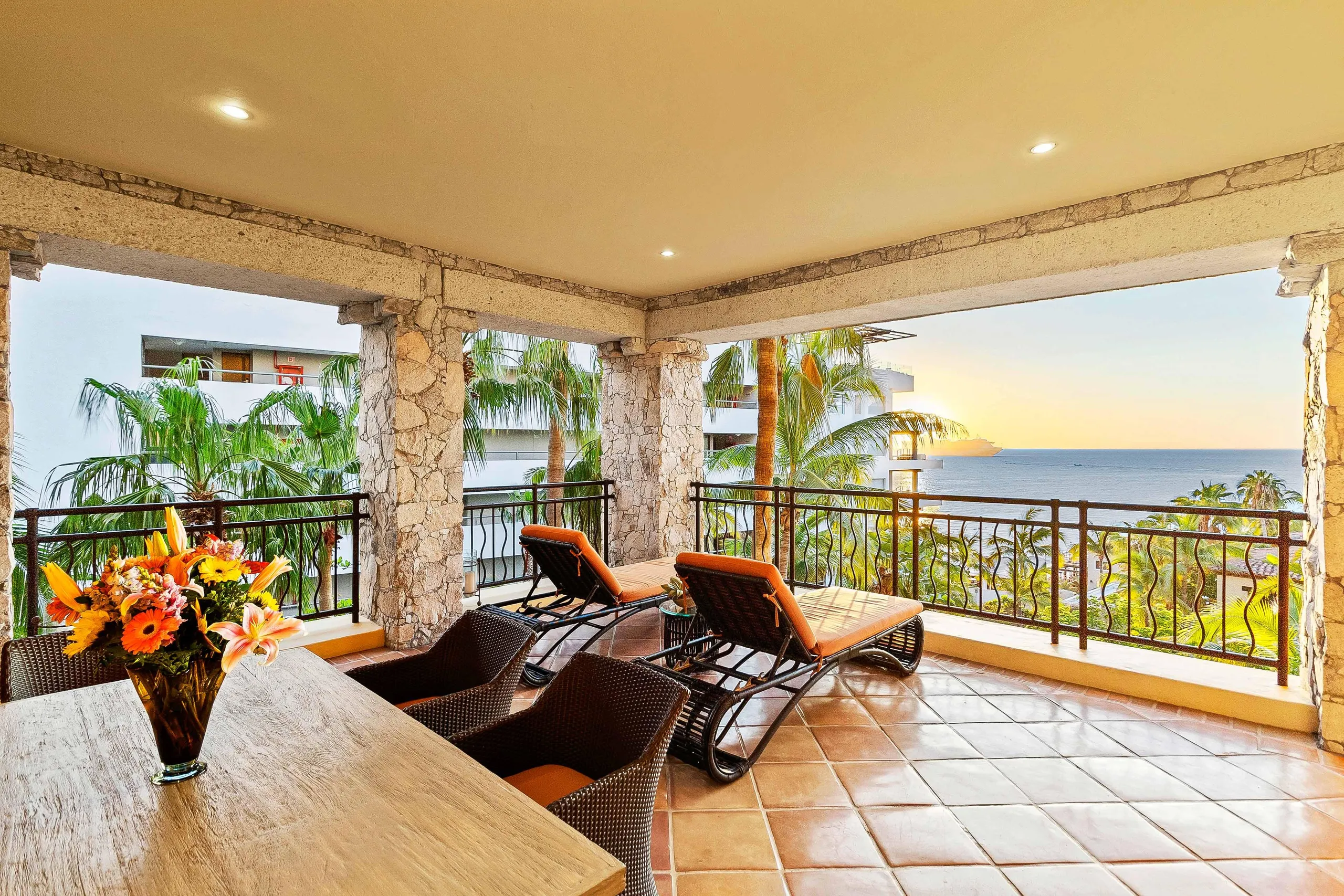 Beautiful Cabo Penthouse With Captivating Ocean Views — photograph 12