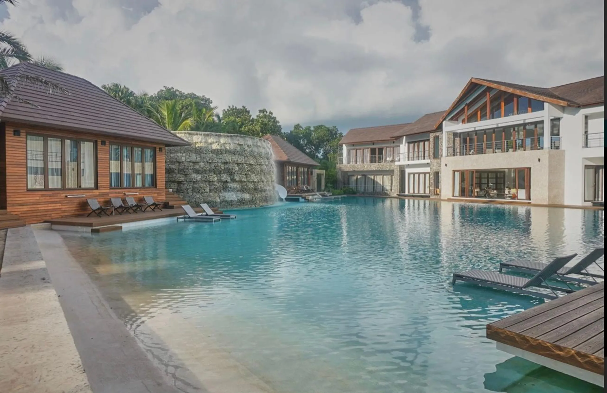 Luxurious Casa de Campo Home with Stunning Poolside Paradise — photograph 2