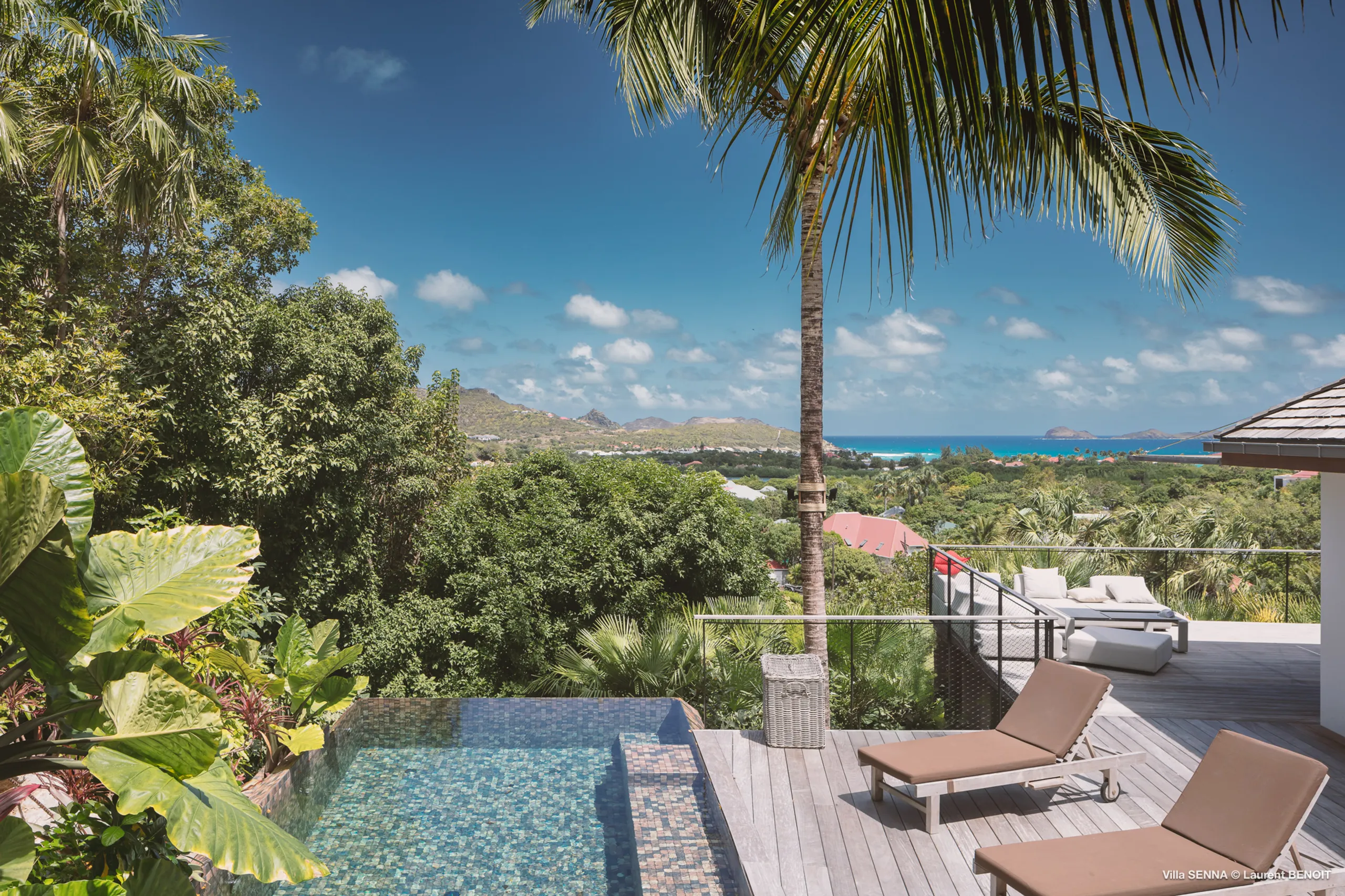 Chic St. Jean Villa with Pool, Gardens & Ocean Breezes — photograph 4