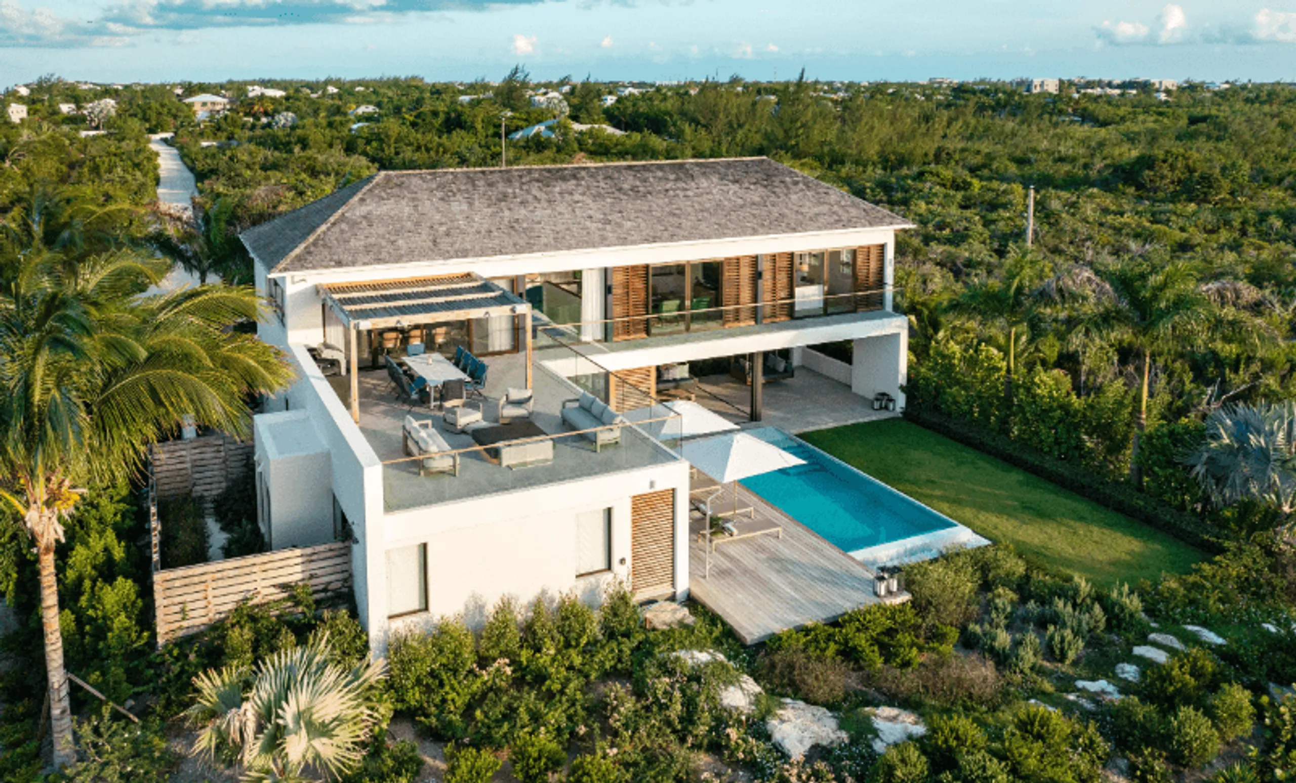 Modern Contemporary Luxury Villa with Infinity Edge Pool, Grace Bay