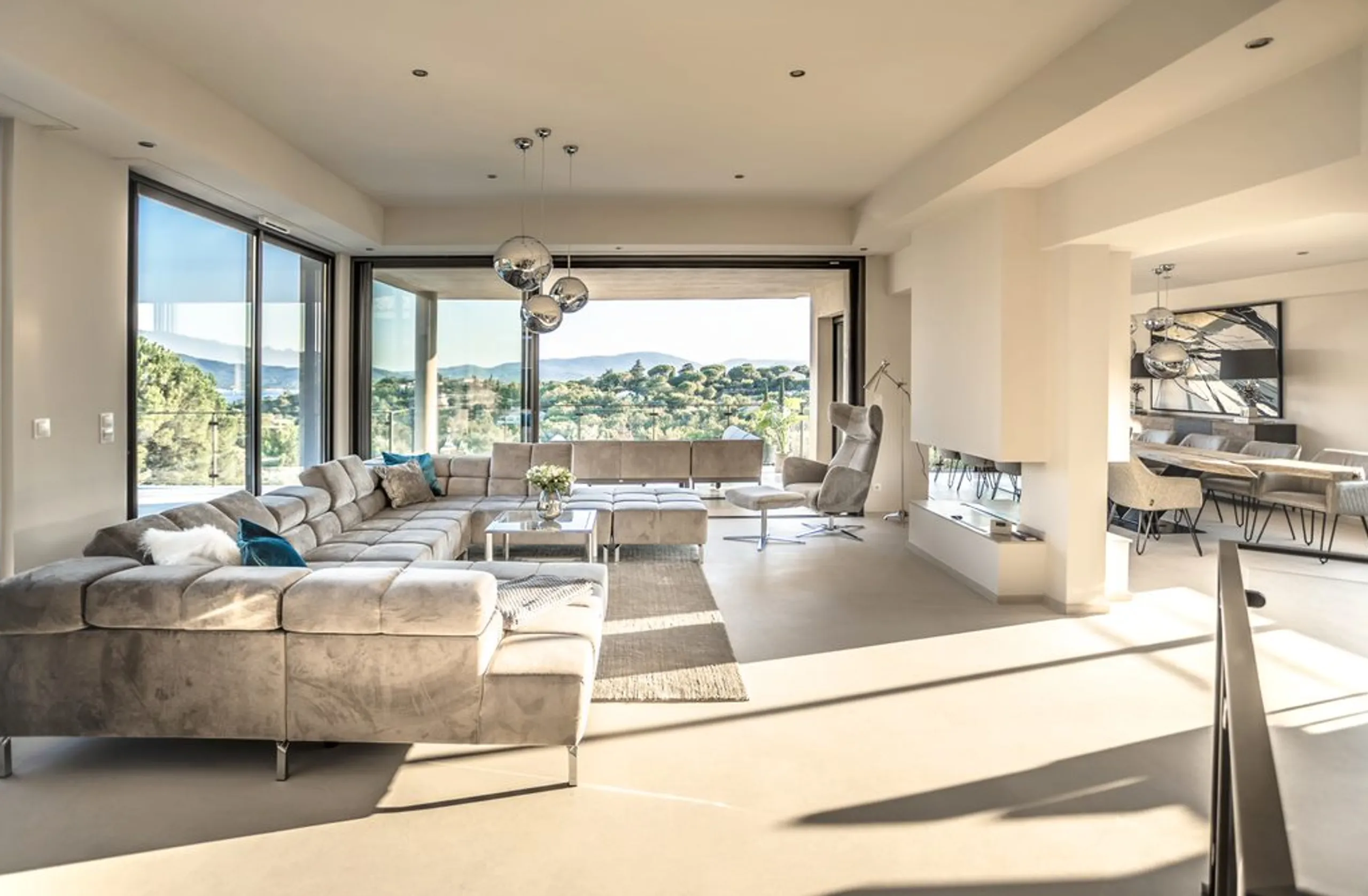 Discover Tranquility in a Mediterranean Haven Villa with Enchanting Serenity Pool — photograph 12