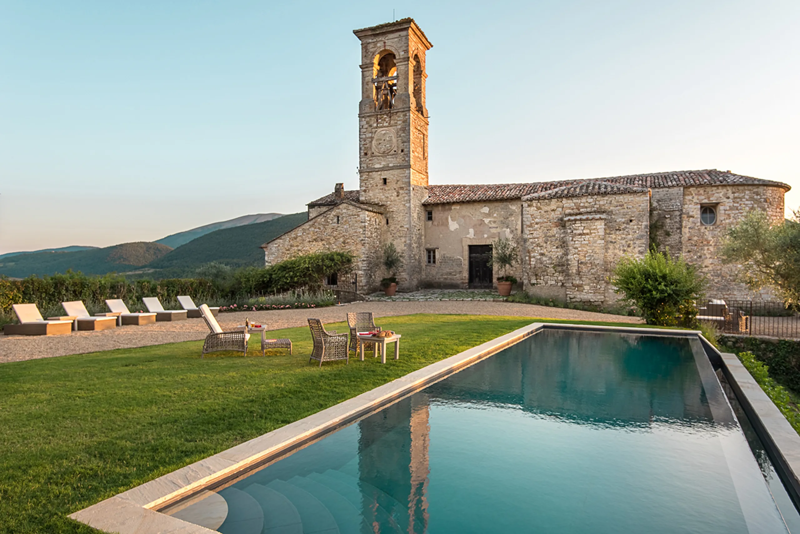 Opulent Perugian Charm with Private Pool and Overlooking Mountain Views, Perugia