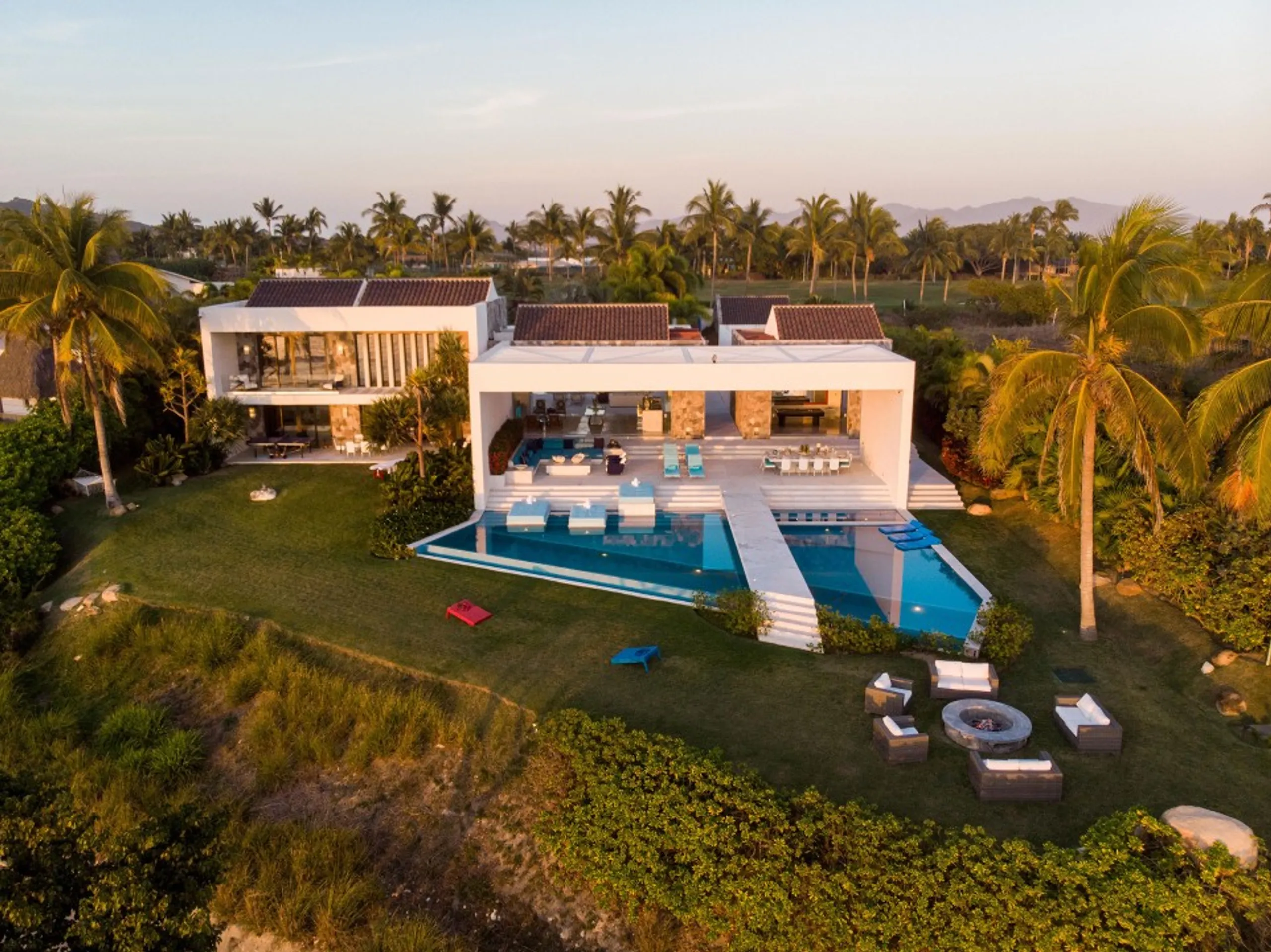 Breathtakingly Beautiful Oceanfront Villa with Infinity Pool, Firepit & Ocean Views, Punta Mita