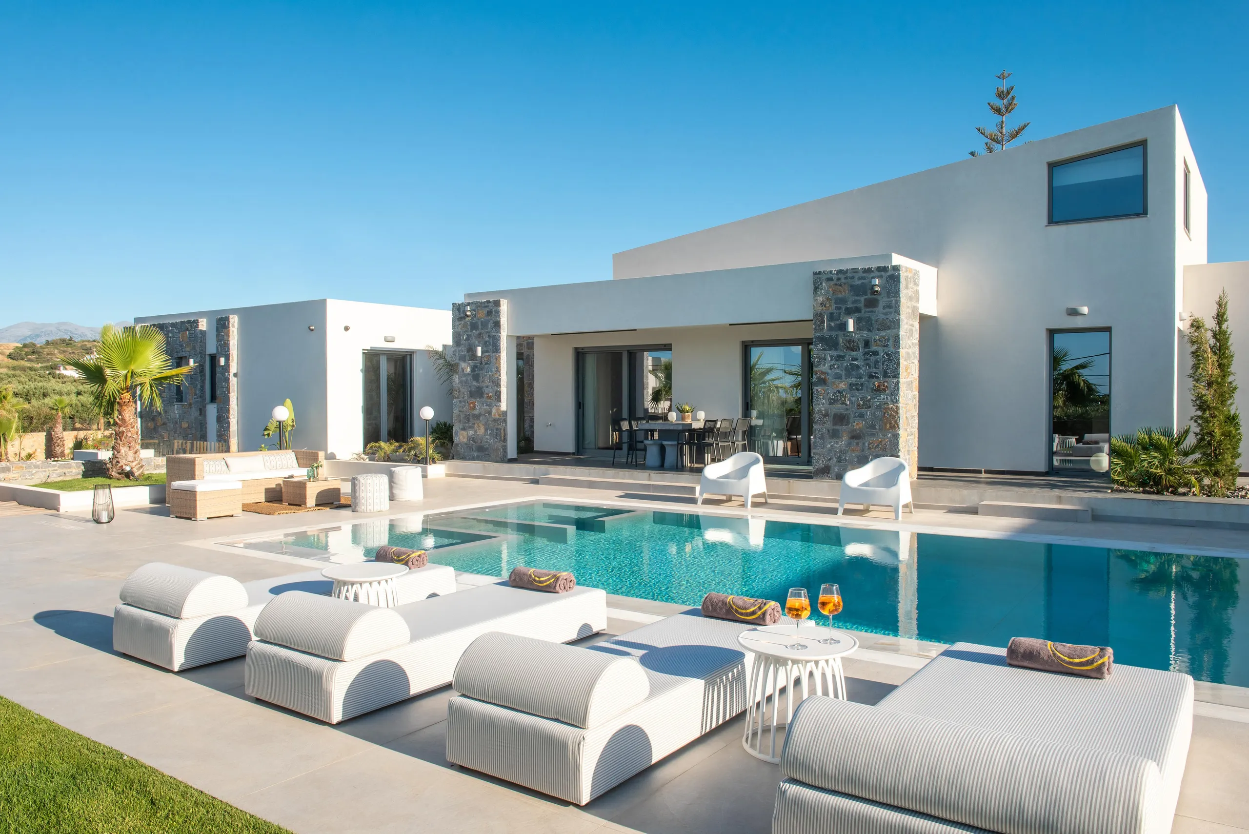 Eco-Friendly Villa with Big Private Pool, Jacuzzi, and Mediterranean Sea Access in Crete Island — photograph 7