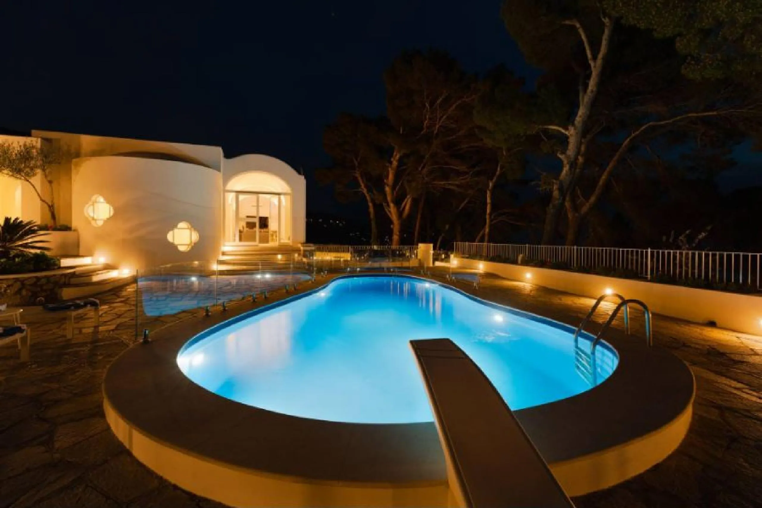 Beautiful Luxe Capri Luxe View Villa with Large Swimming Pool — photograph 7