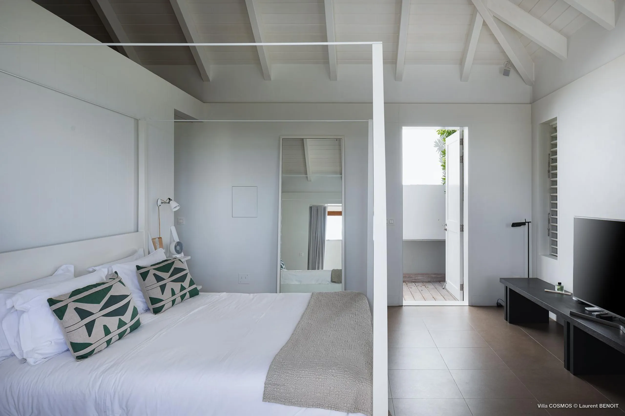 Magnificent Tropical Villa w/ Private Pool and Gourmet Kitchen — photograph 11