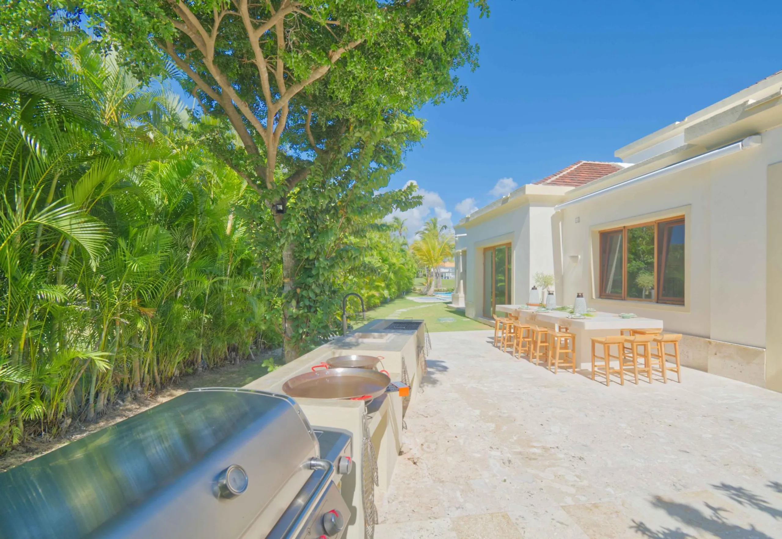 Light Filled 5BDR Villa with Private Pool, and Golf Views — photograph 10