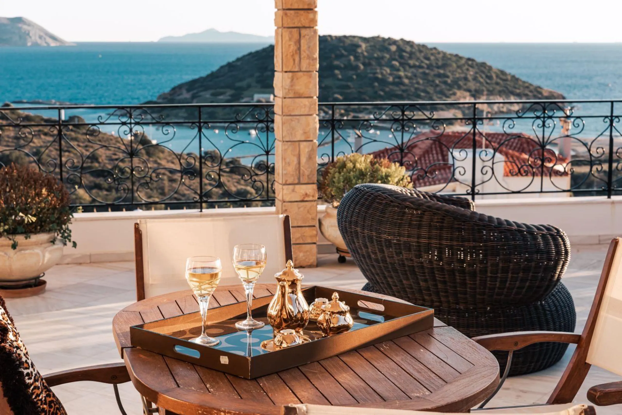 Pristine Luxury Villa with Outstanding Views and Private Pool — photograph 4