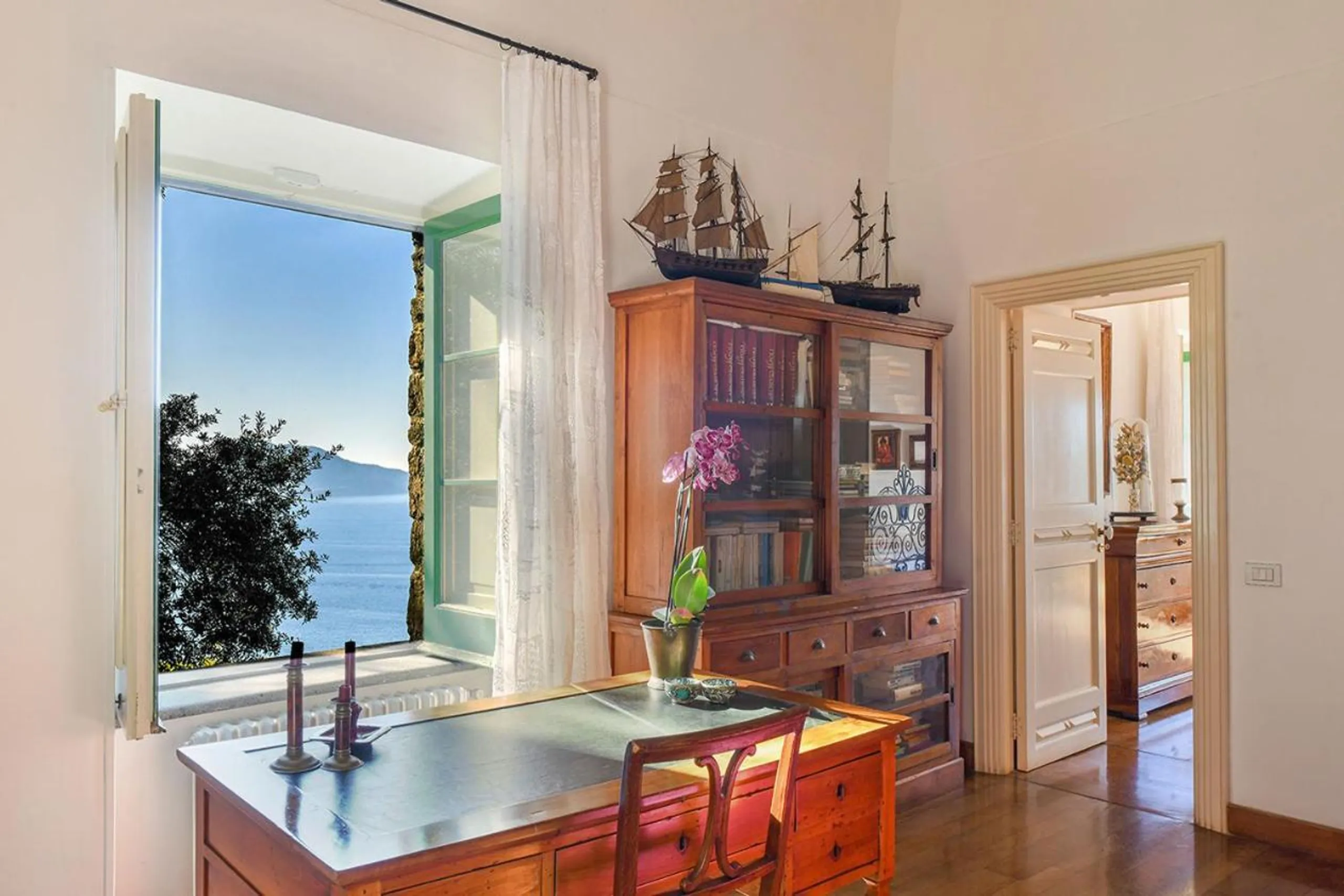 Glorious Ancient Villa with Private Pool and Lovely Sea Views — photograph 8