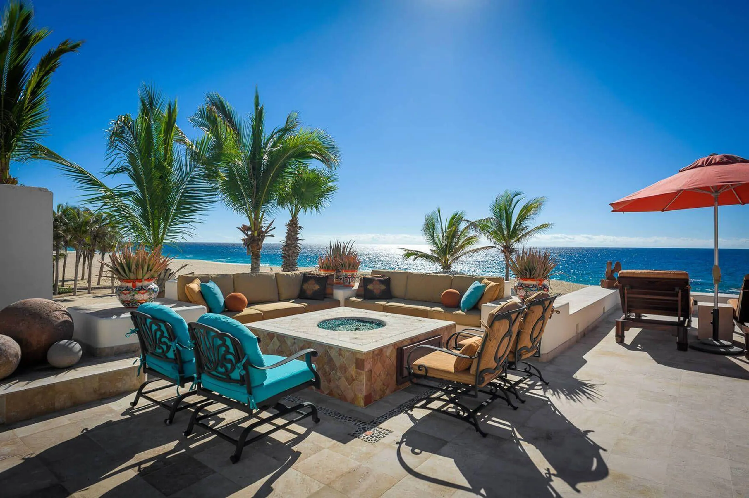 Contemporary Pedregal Estate with Infinity Pool and Ocean Views — photograph 8