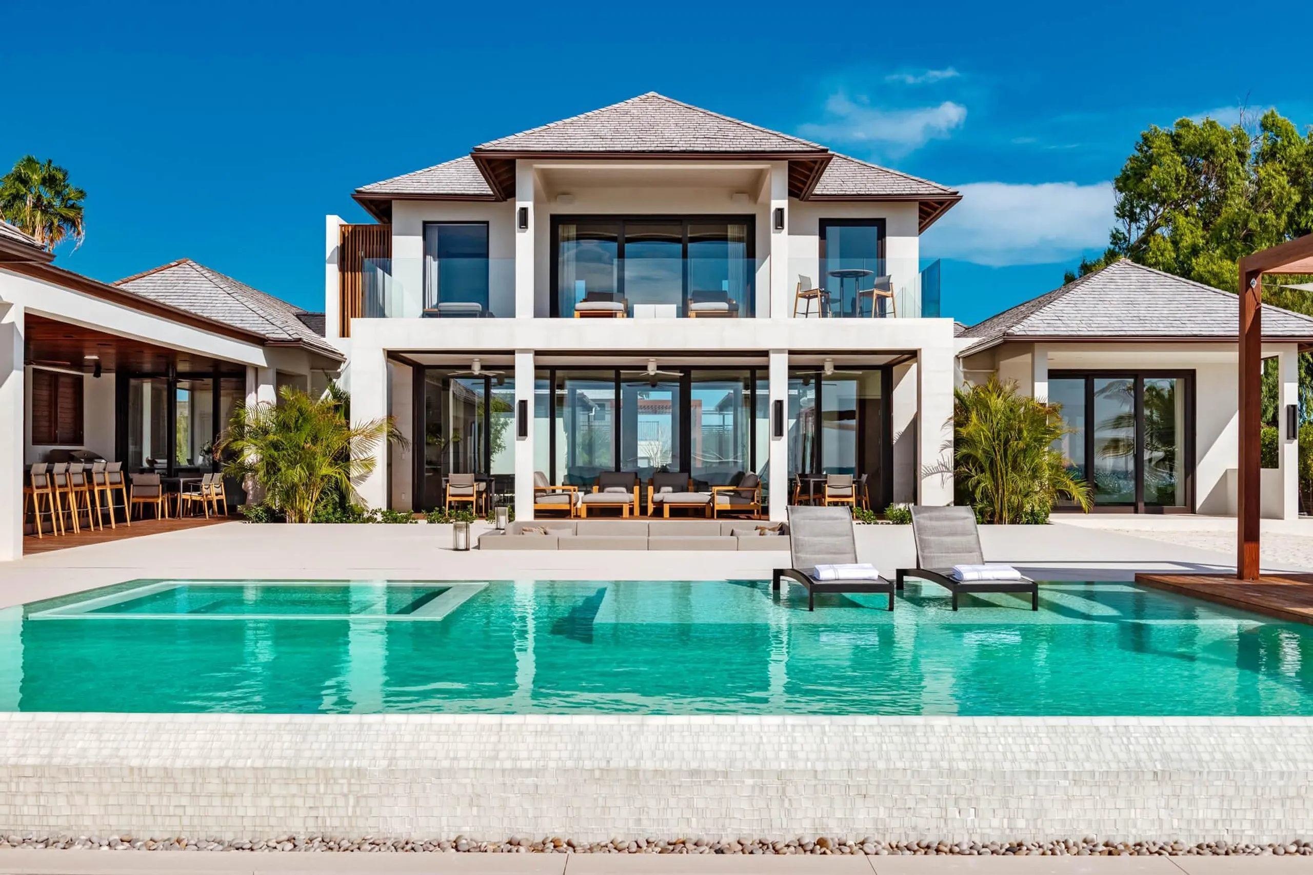 Oasis of Elegance and Serenity Luxe Villa on Grace Bay — photograph 7
