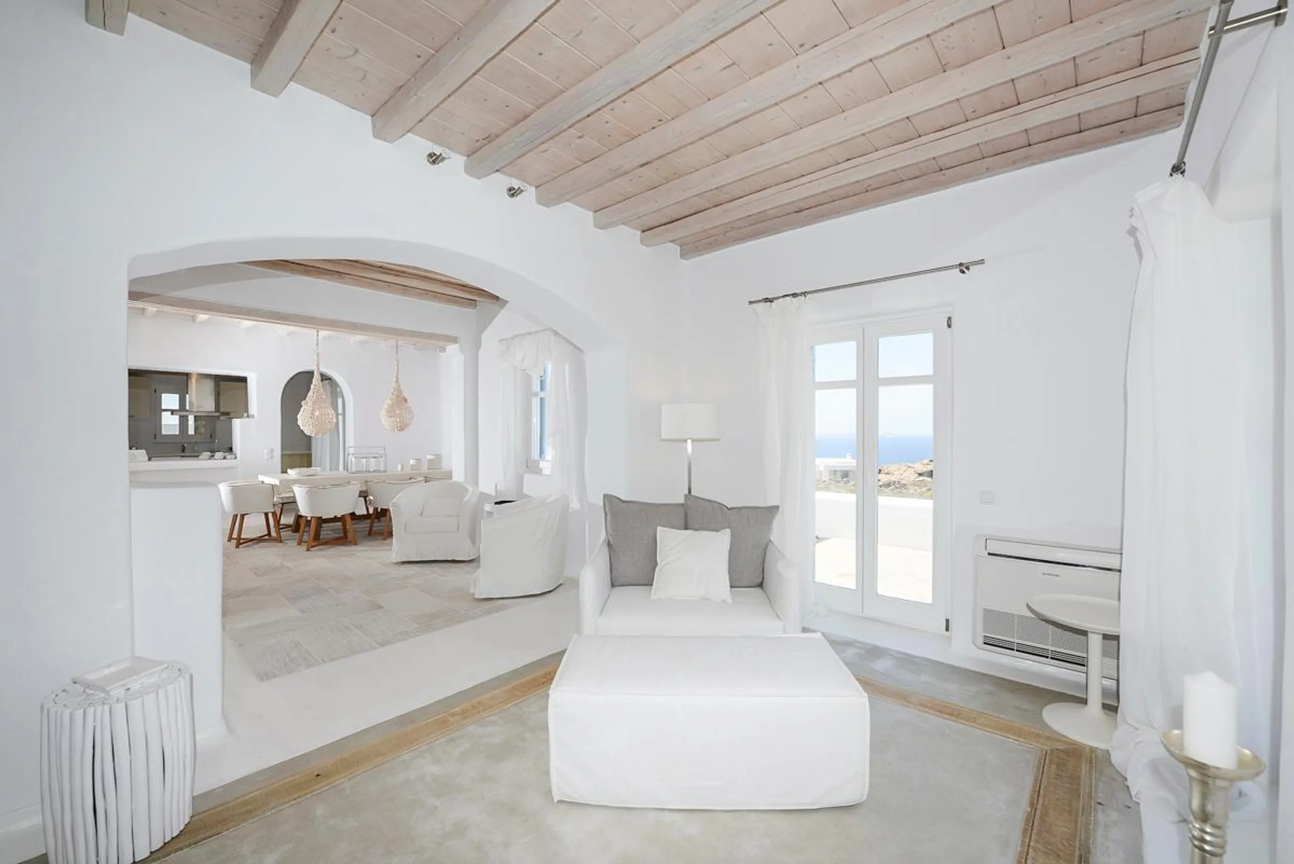 Marvelous Minimalist Villa with Private Pool and Sea Views — photograph 6