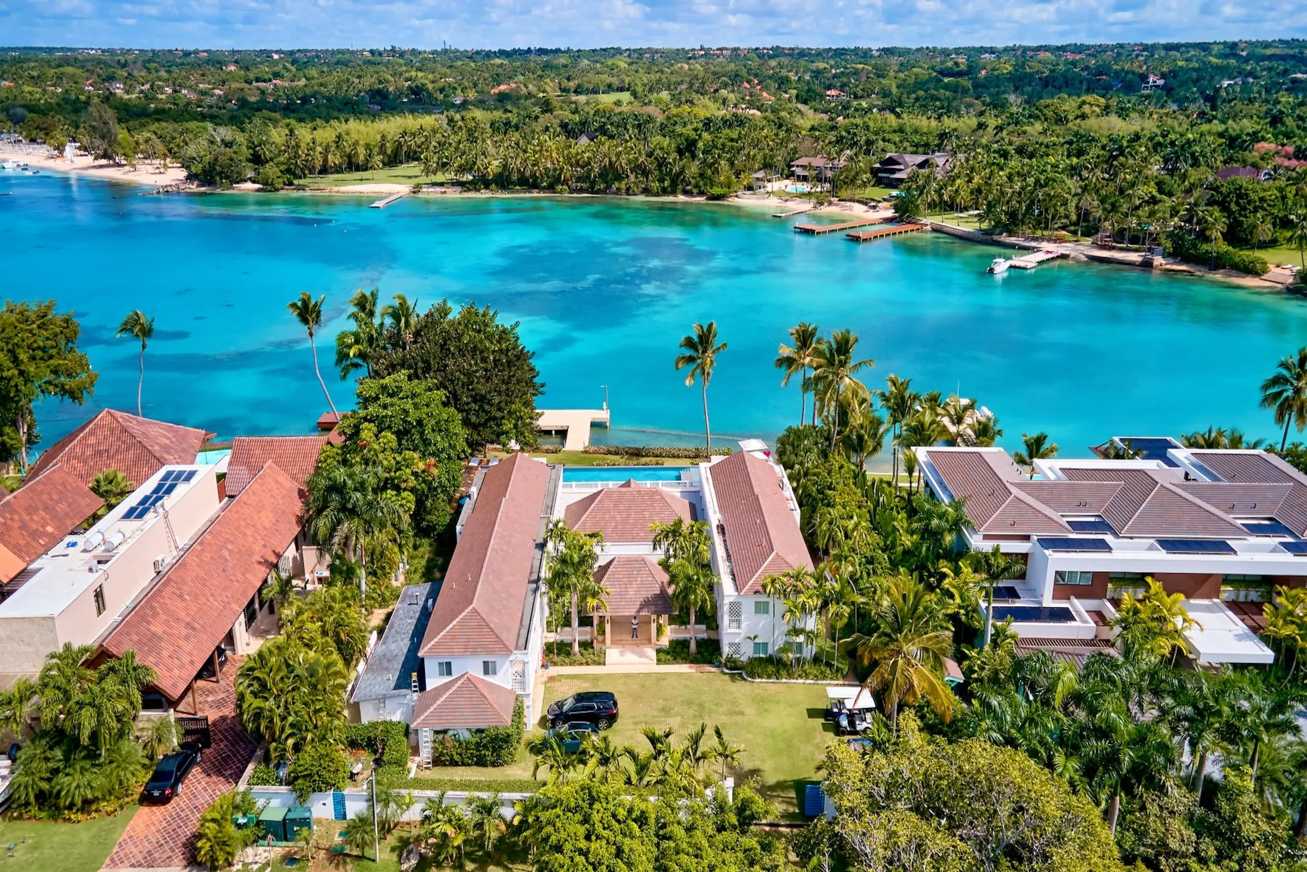 Elegant Serenity in Punta Minitas with Private Pool and Lovely Views, La Romana