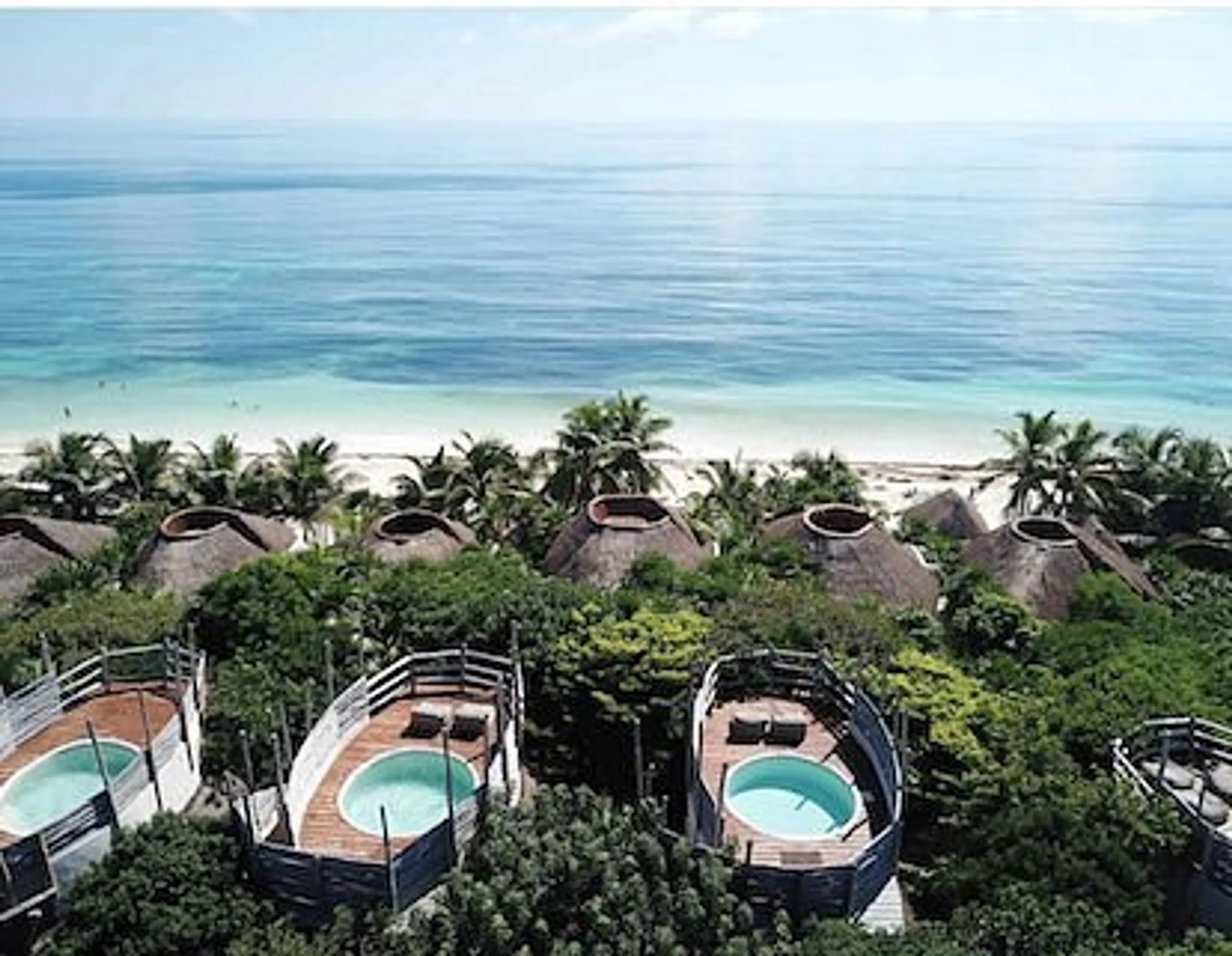 Captivating Luxury Villa with Beach Access — photograph 10