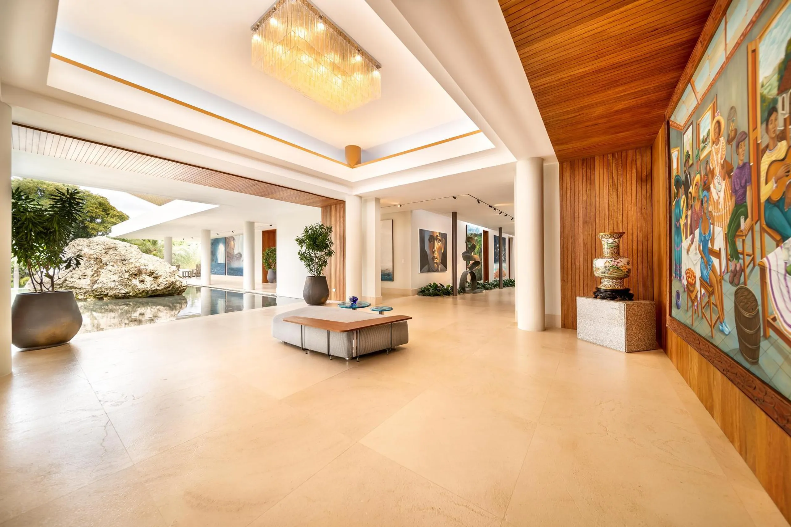 Elegant Tropical Villa with Contemporary Design, Private Pool and Expansive Living Areas — photograph 11