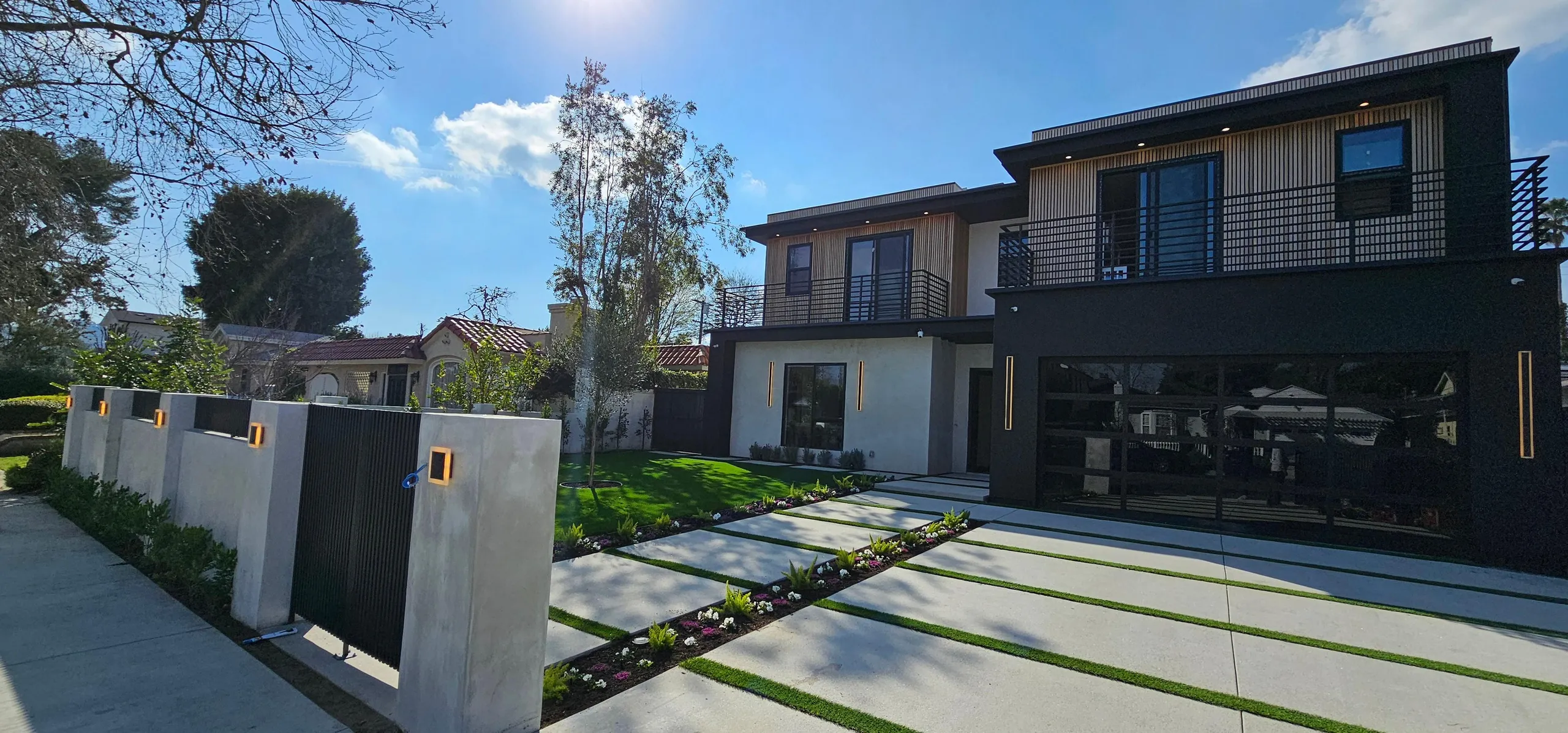 Spacious 6BR Villa in Sherman Oaks with Private Pool & Garden — photograph 10