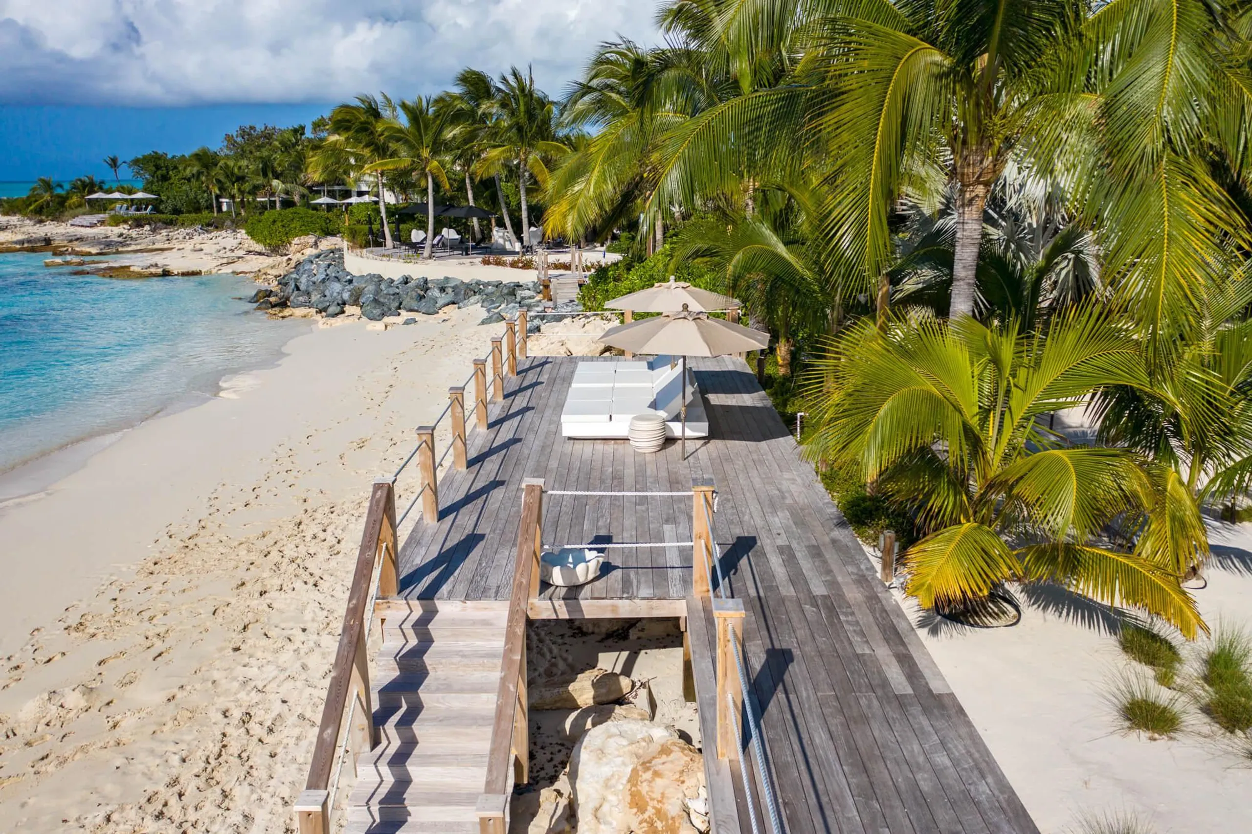 Grace Bay Delight Ultra Luxe Ocean Front Estate with Private Pool — photograph 9