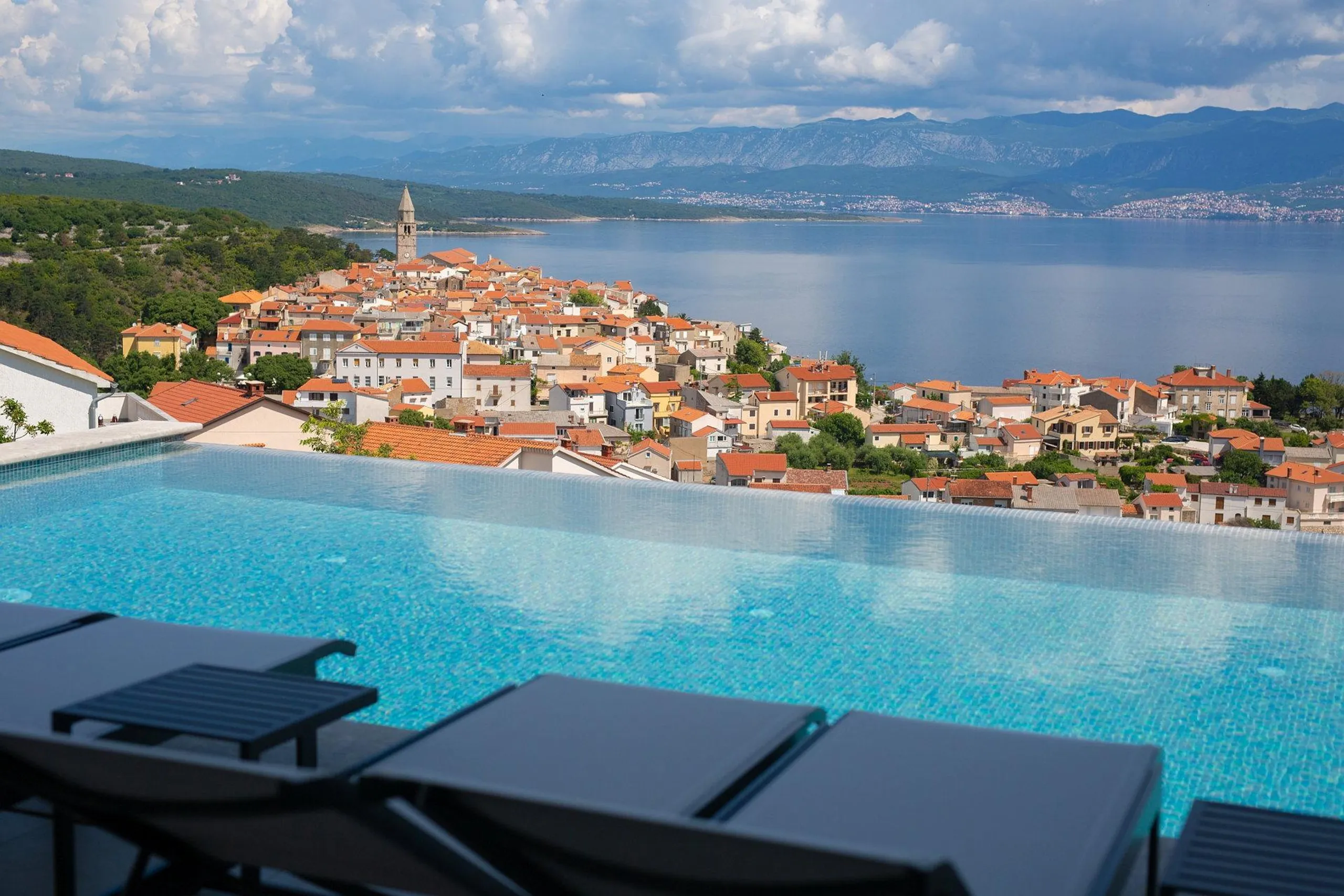 Prestige Oasis Villa with Private Pool and Sea Views — photograph 4