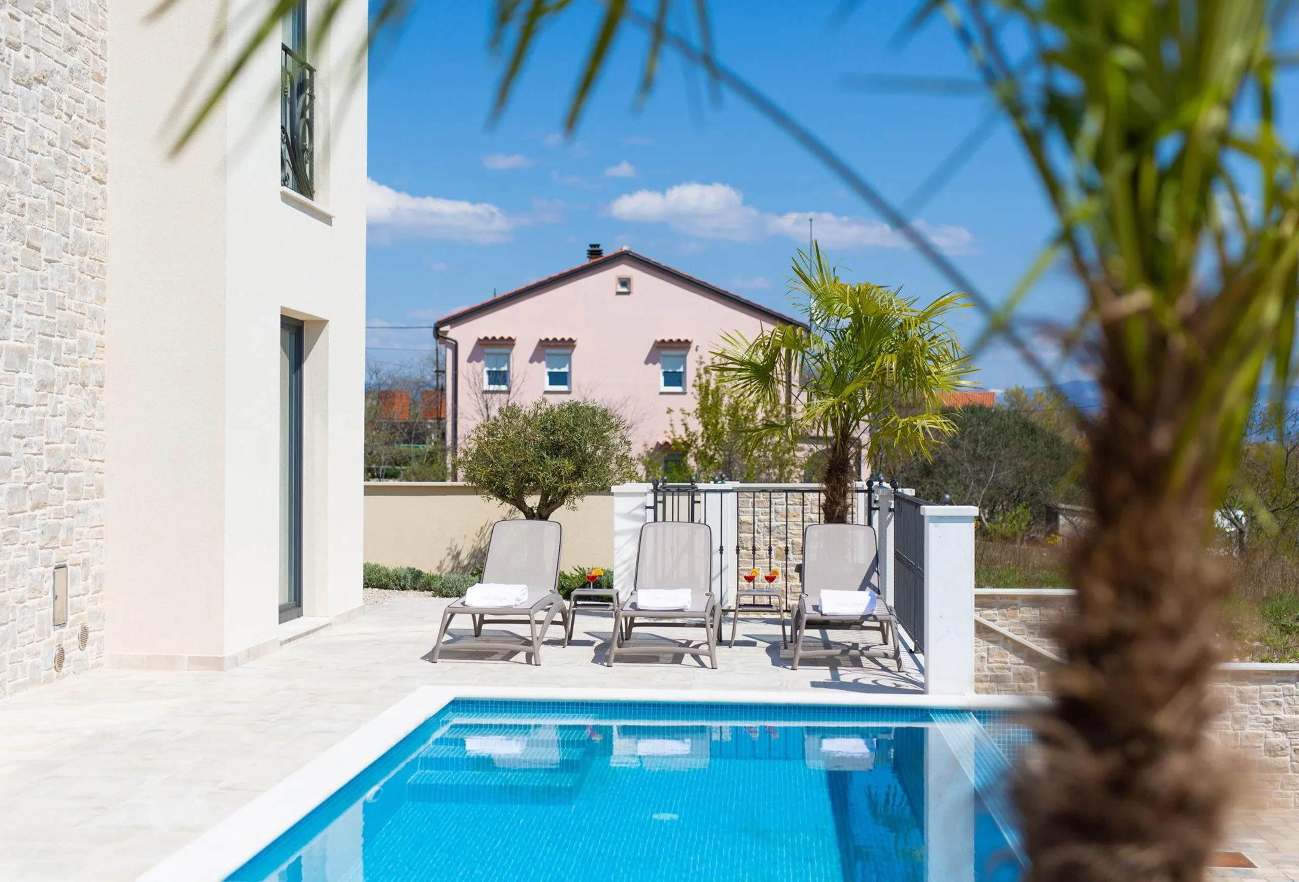 Light-filled Villa Haven with Infinity Pool on Krk Island — photograph 4