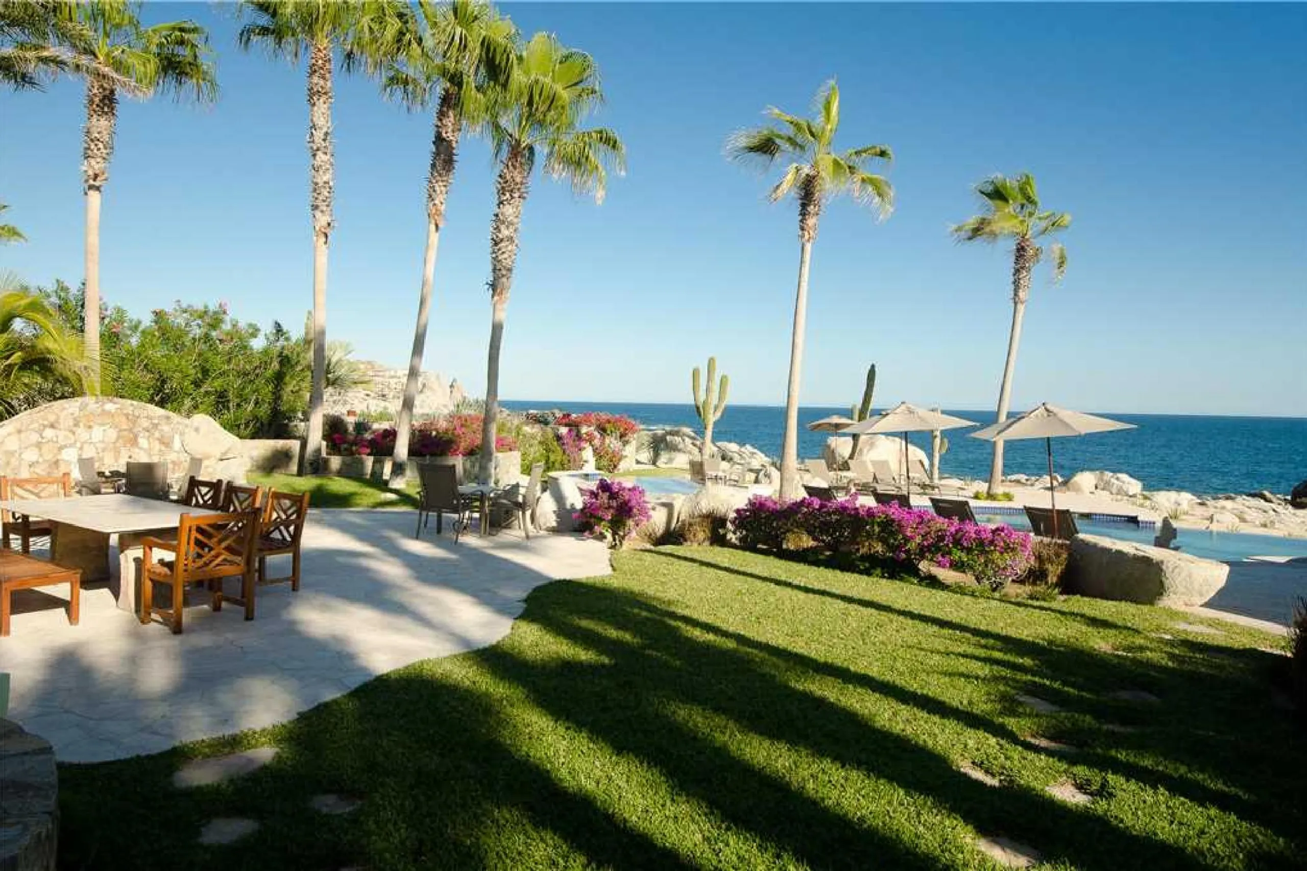 Lavish Waterfront Luxury Retreat in Punta Ballena with Private Pool and Walk to Beach — photograph 8