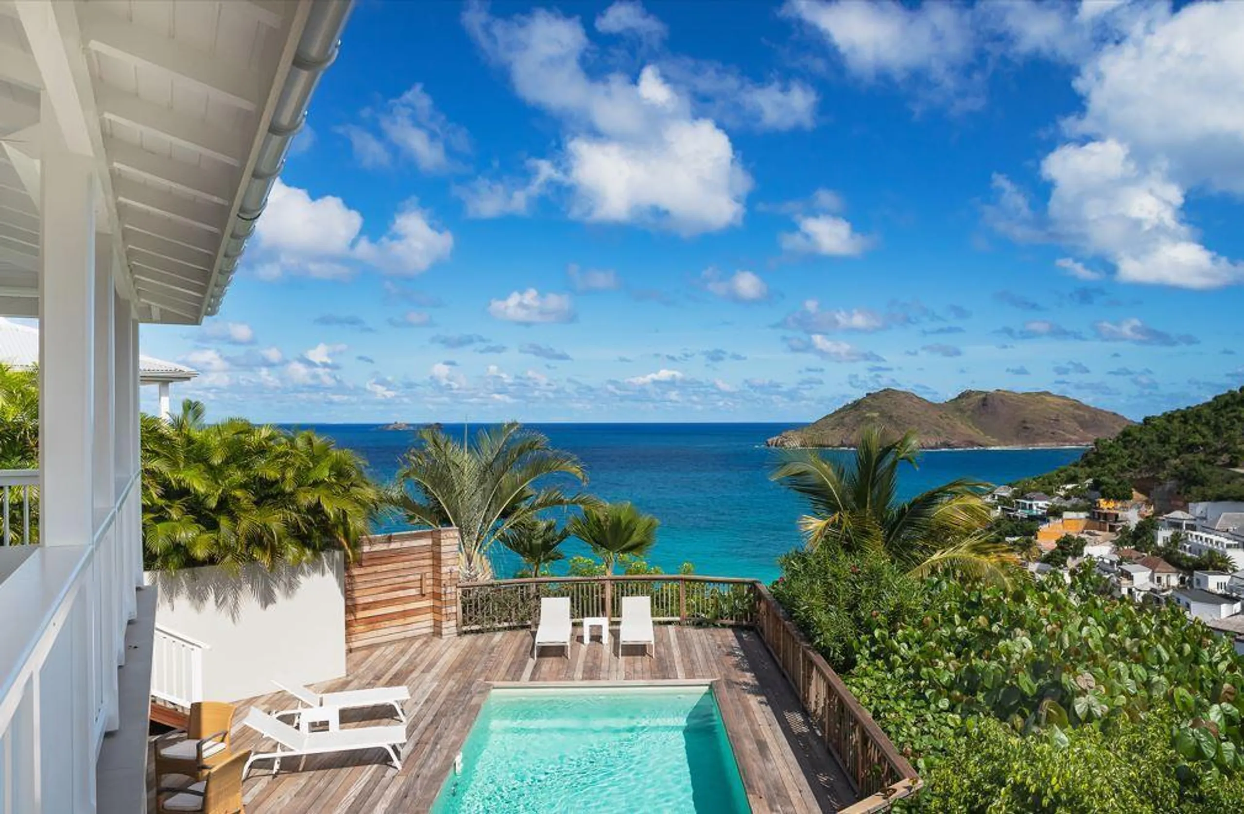 Splendid Villa Steps Away from Flamands Beach with Breathtaking Ocean Views, Flamands