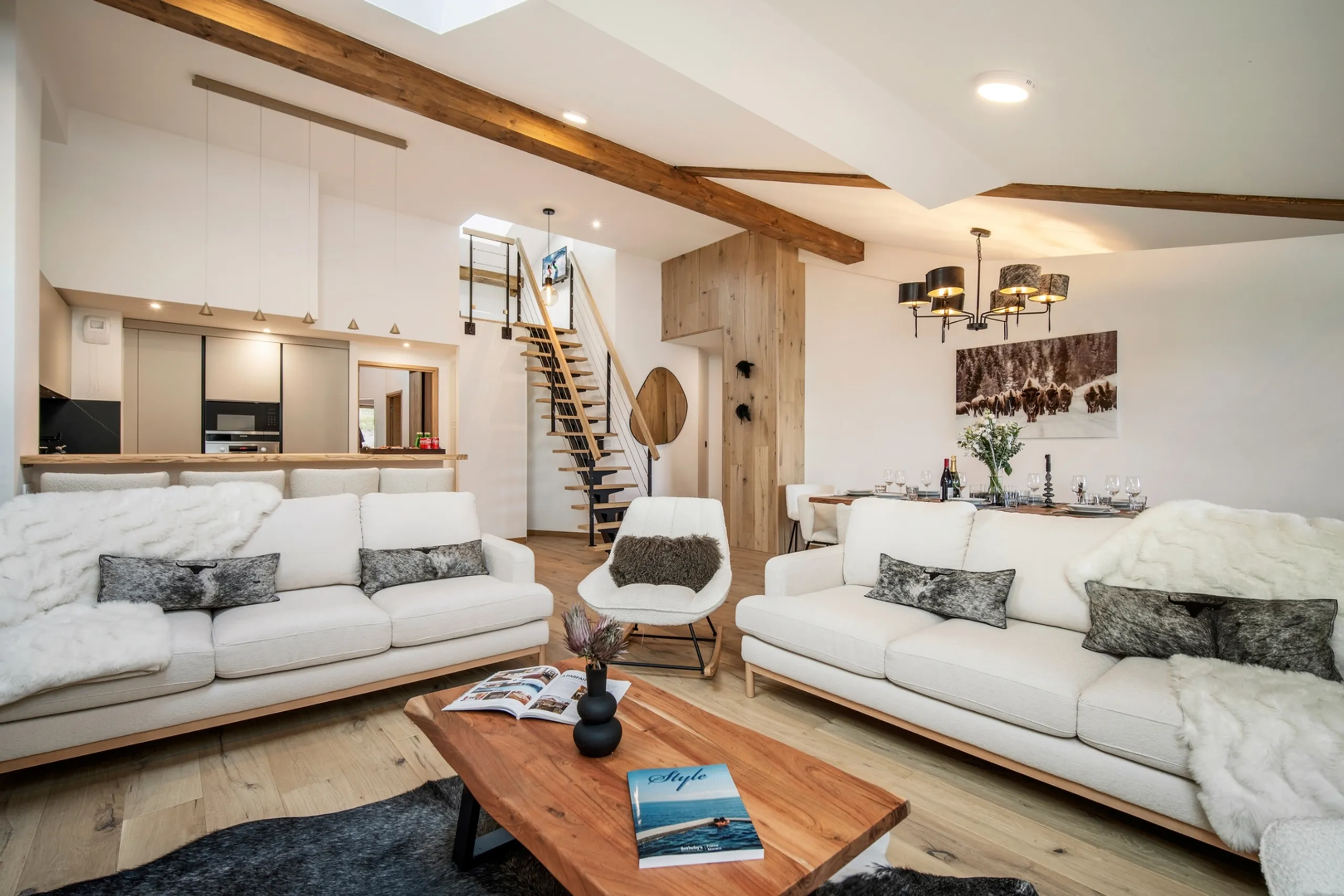 Relaxing 4 Bedroom Villa in Courchevel with Sauna and Mountain Views — photograph 11