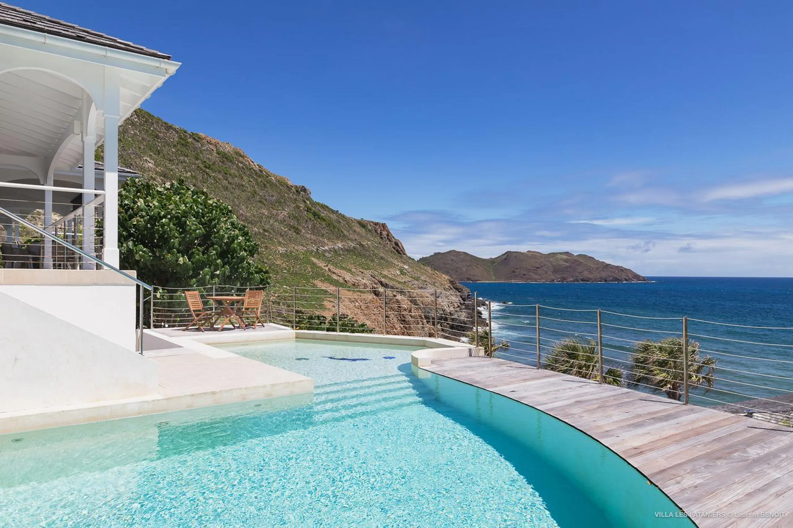 Opulent Oceanside Estate with Private Pool and Jacuzzi, Anse des Lezards