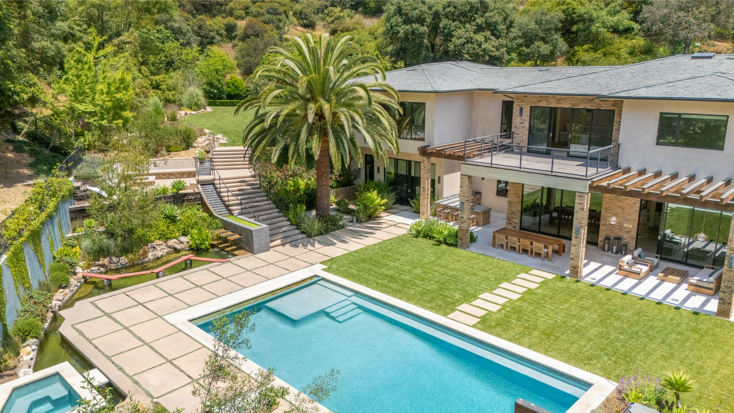 Stunning 8 BR Villa with Invigorating Pool — photograph 6