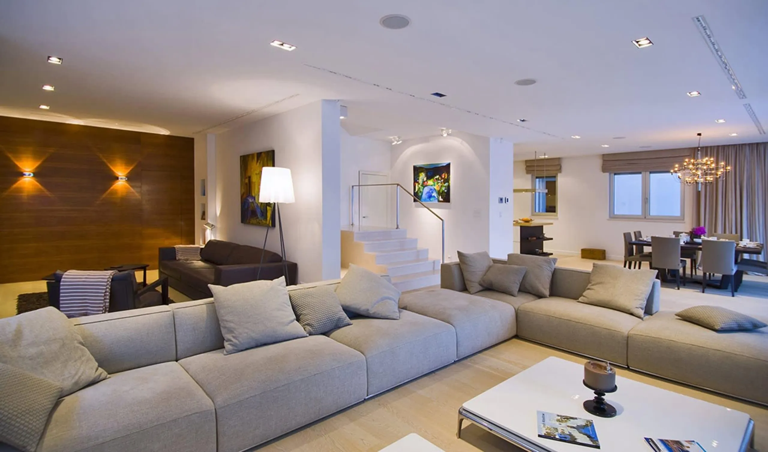 High End Waterfront Villa With Jacuzzi — photograph 10