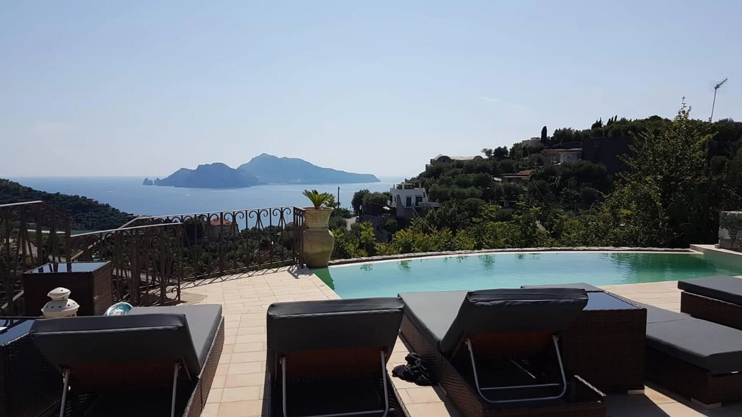 Majestic Historical Villa with Private Pool and Coastline Views — photograph 7